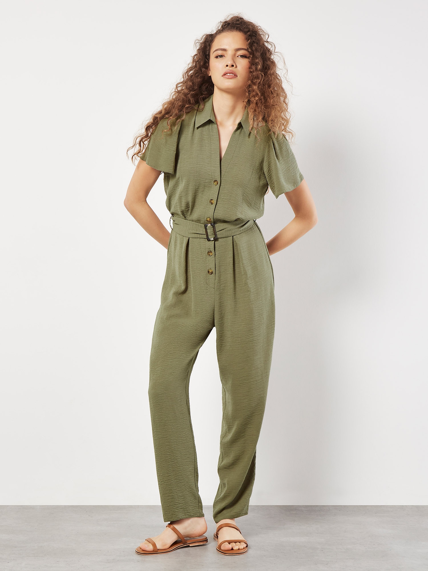 Apricot Jumpsuit "Gathered Sleeve Button Down Jumpsuit" 2 mit Knopfleiste, mit Taillengürtel