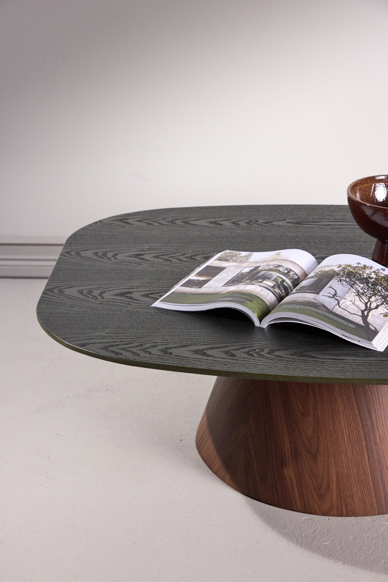 Venture Home Couchtisch »Lanzo, niedrige Ablage für den täglichen Einsatz« Wohnzimmertisch, minimalistisch, stabil (92.5x120 cm)