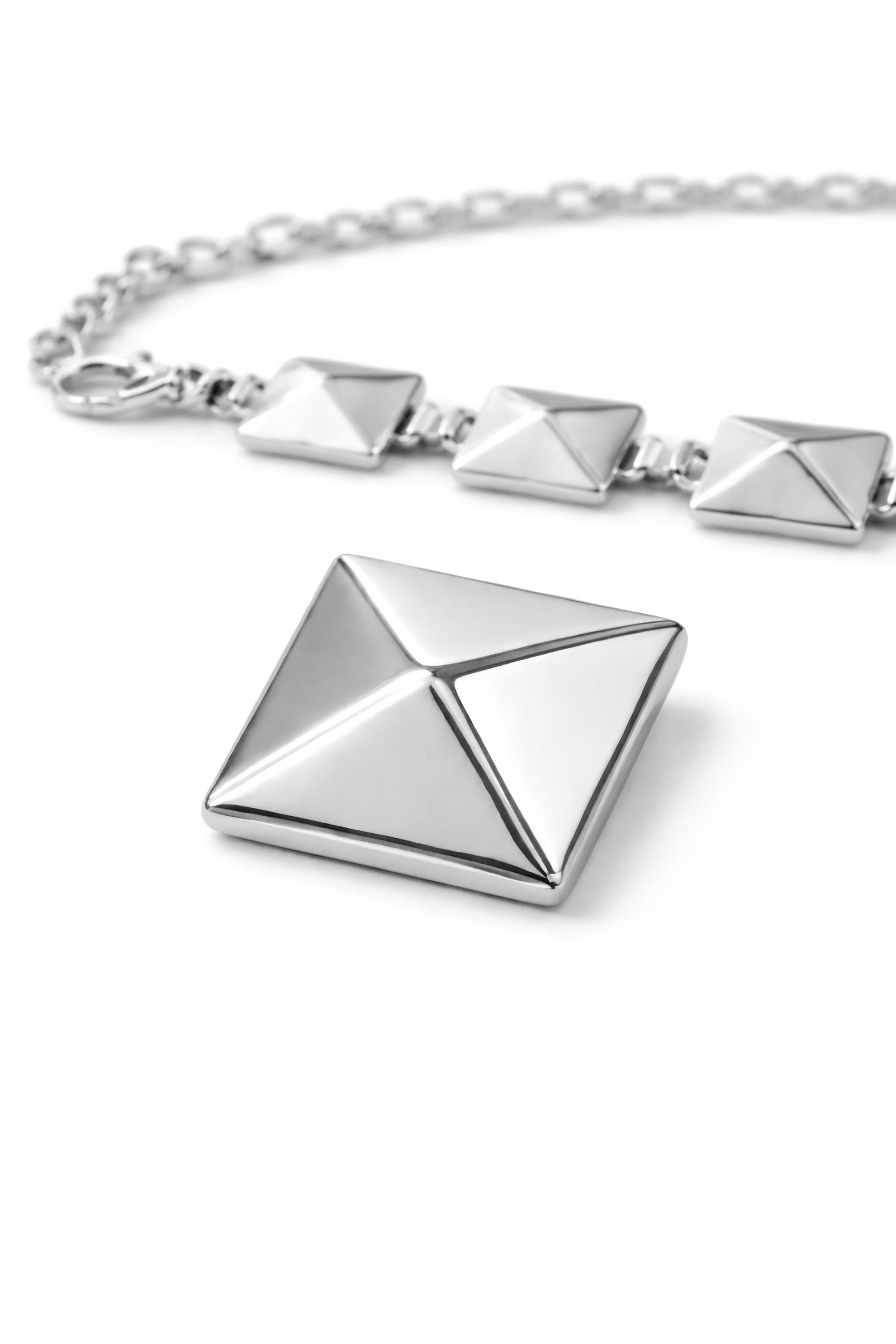 COLLEZIONE ALESSANDRO Kettengürtel »Party« mit Pyramiden Nieten, Made in Italy