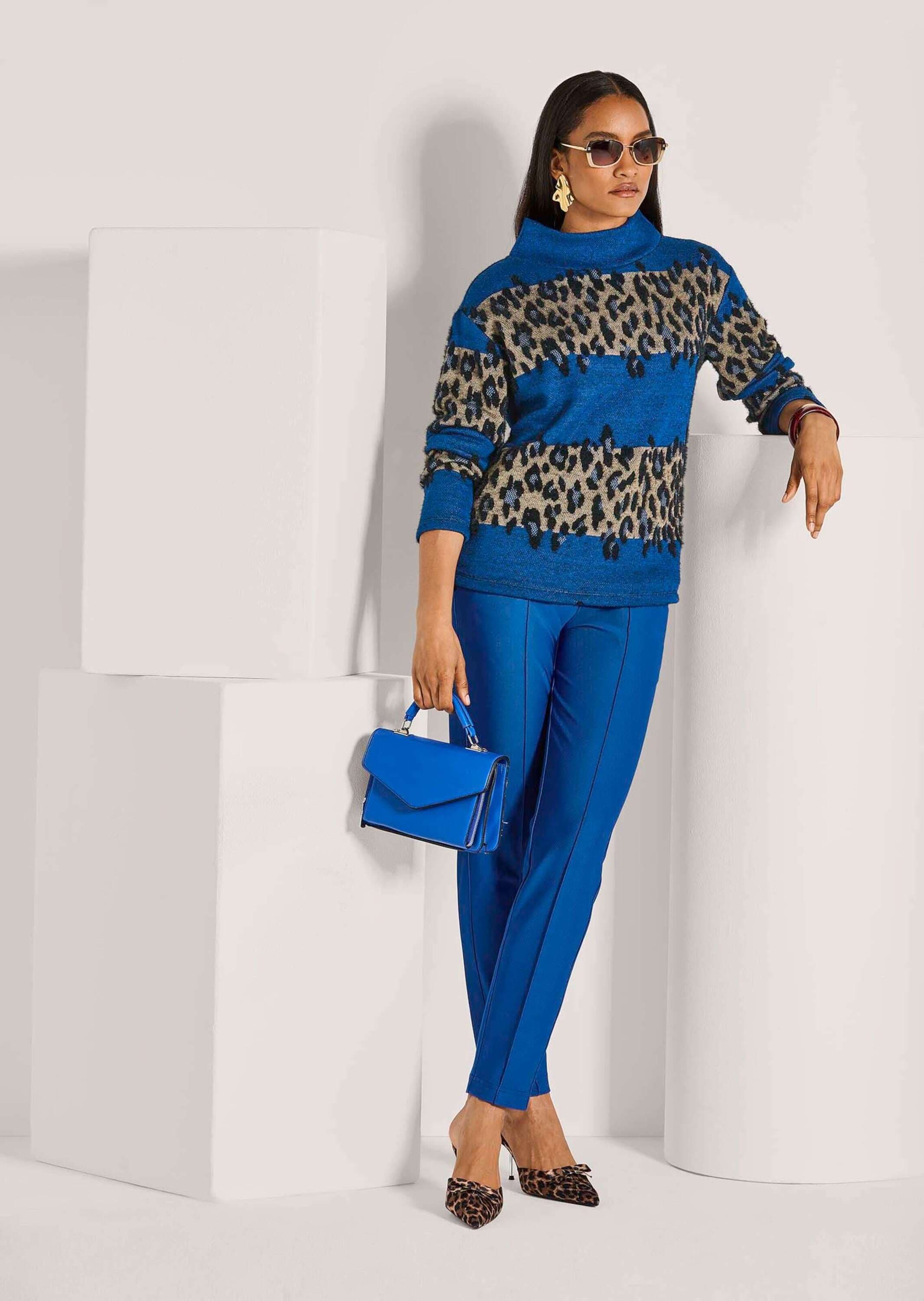 MADELEINE Langarmshirt »Sweatshirt Leo-Design Pullover mit Stehkragen«