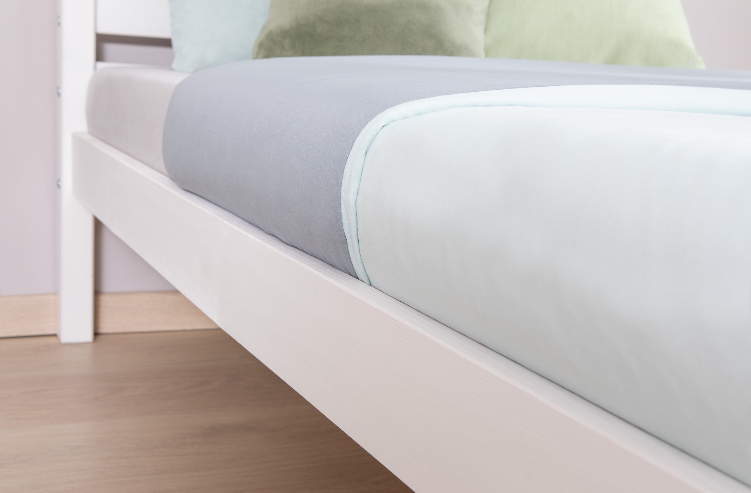 Ticaa Jugendbett, Futonbett in diversen Breiten, Kiefer, mit Rollrost