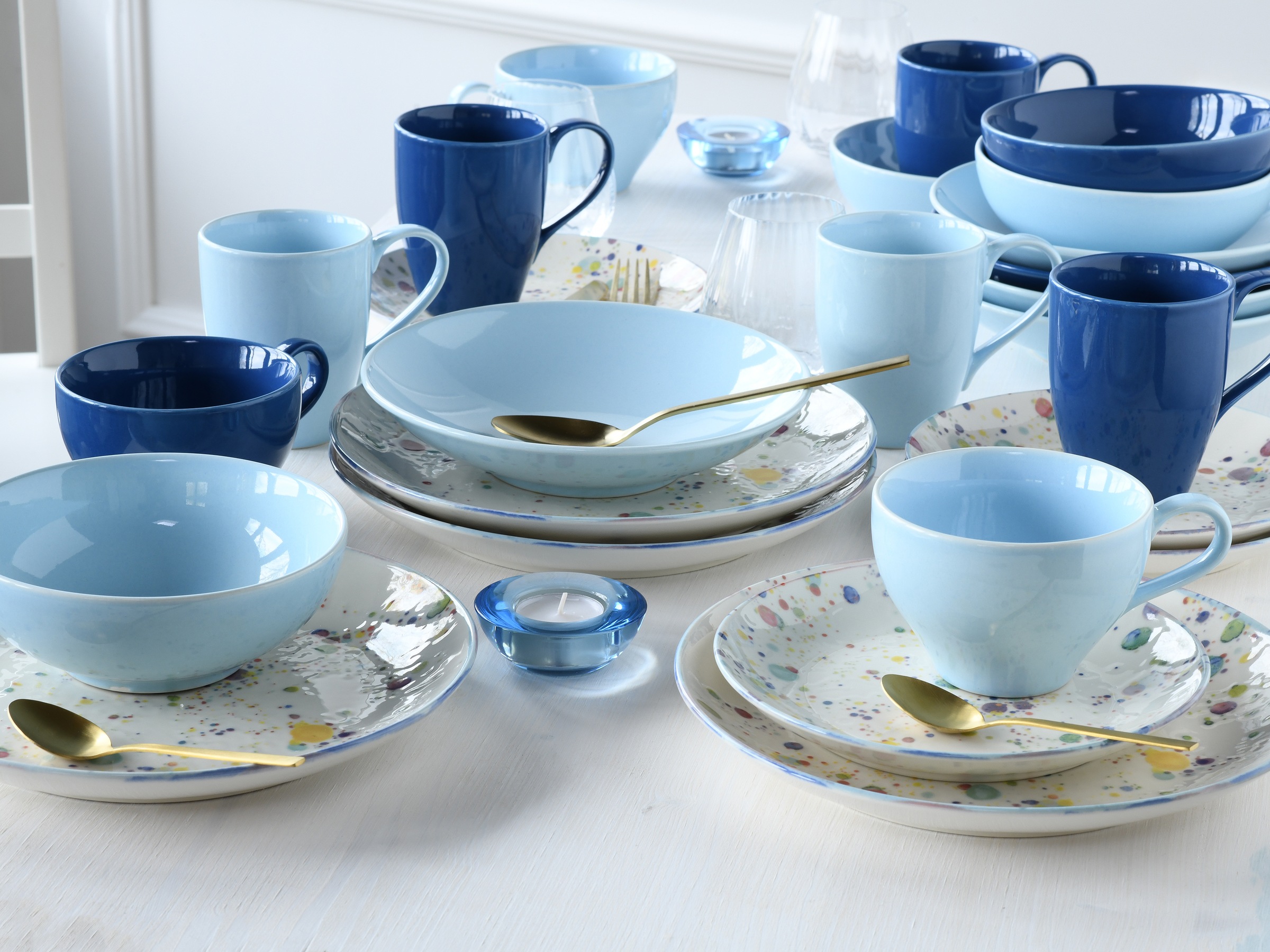 CreaTable Kombiservice »Candy Drops, Kombi-Service 16-tlg.«, (Set, 16 tlg.), Unregelmäßige bunte Punkte, Gute Laune Geschirr, Frisch, Freundlich