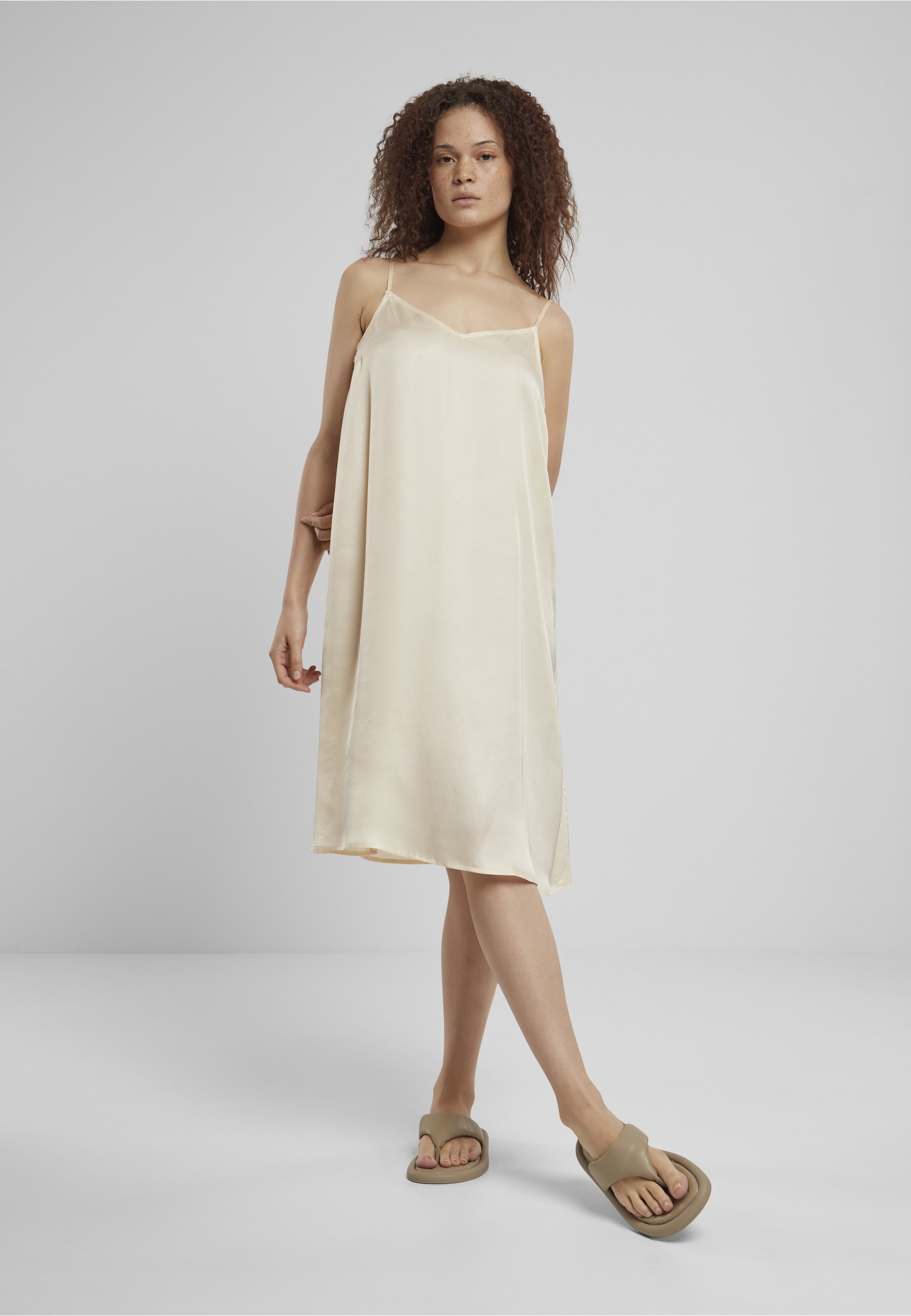URBAN CLASSICS Shirtkleid »Urban Classics Damen Ladies Viscose Satin Slip Dress« 1 Stk. tlg.