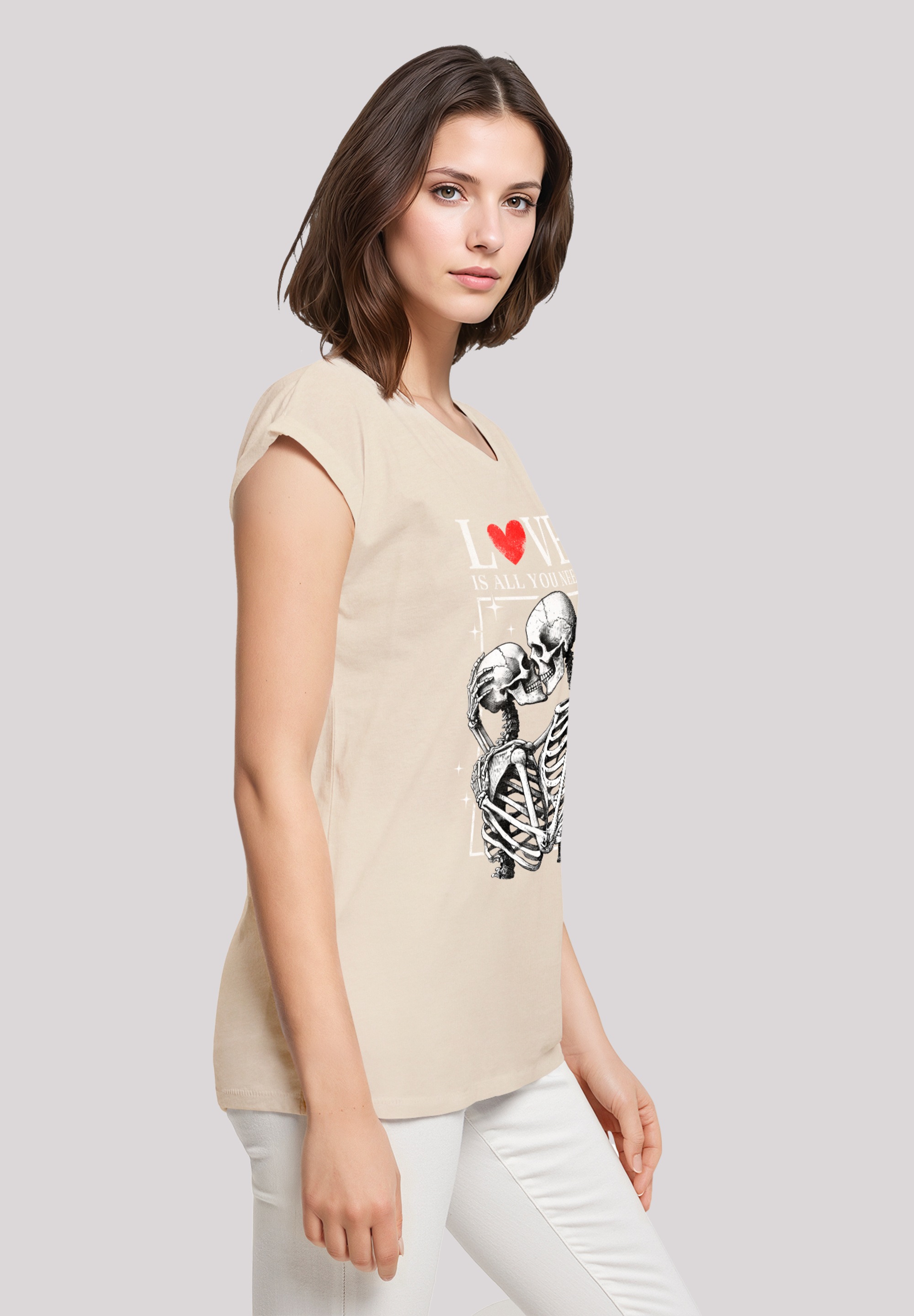 F4NT4STIC T-Shirt »Love is all you need«, Premium Qualität
