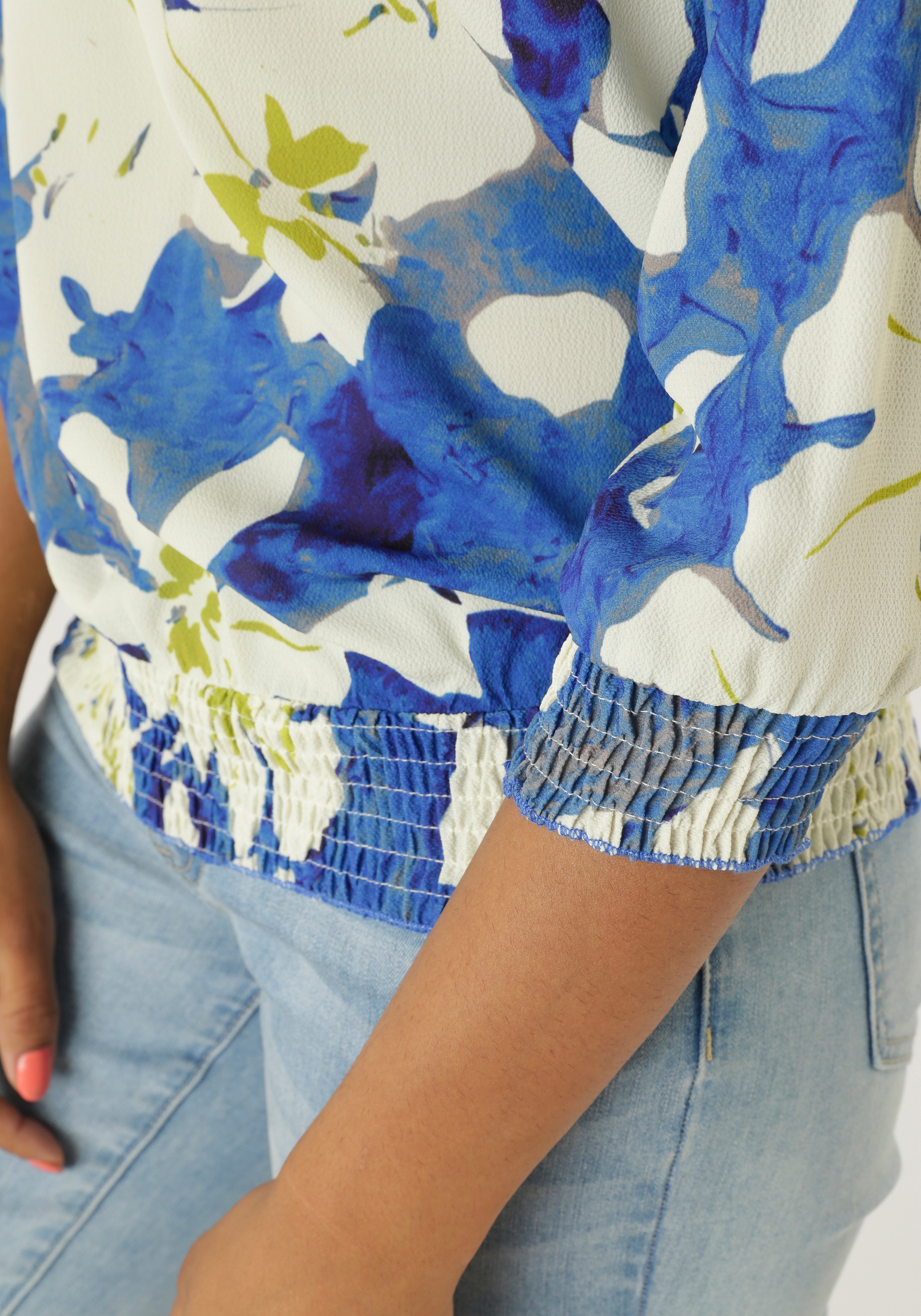 Thumbnail - Aniston SELECTED Schlupfbluse, mit Smokbündchen und allover Blumenmuster