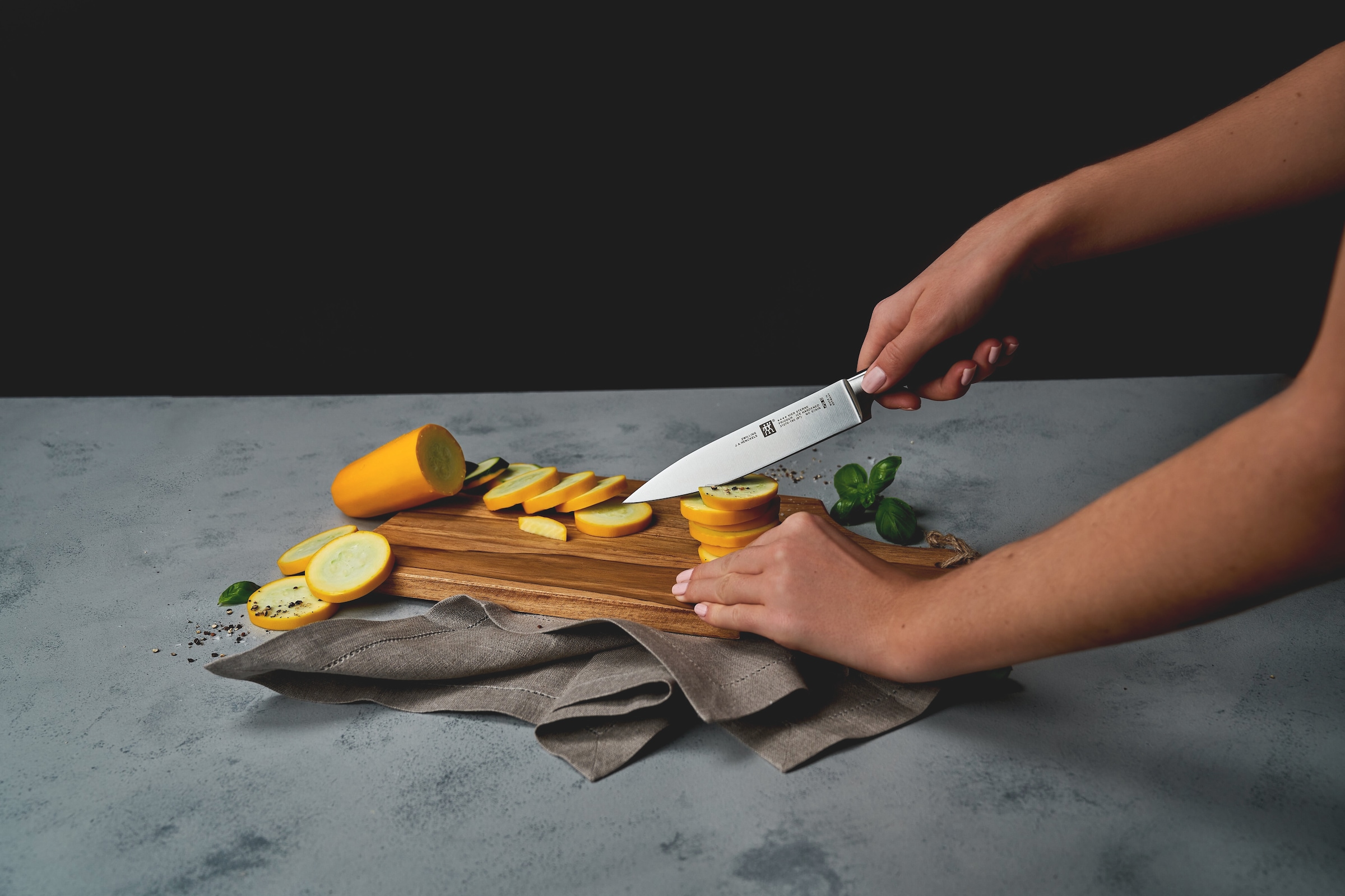 Zwilling Messerblock »**** VIER STERNE« 7 Made in Germany, Sonderschmelze, inkl. Vielzweckschere & Wetzstahl