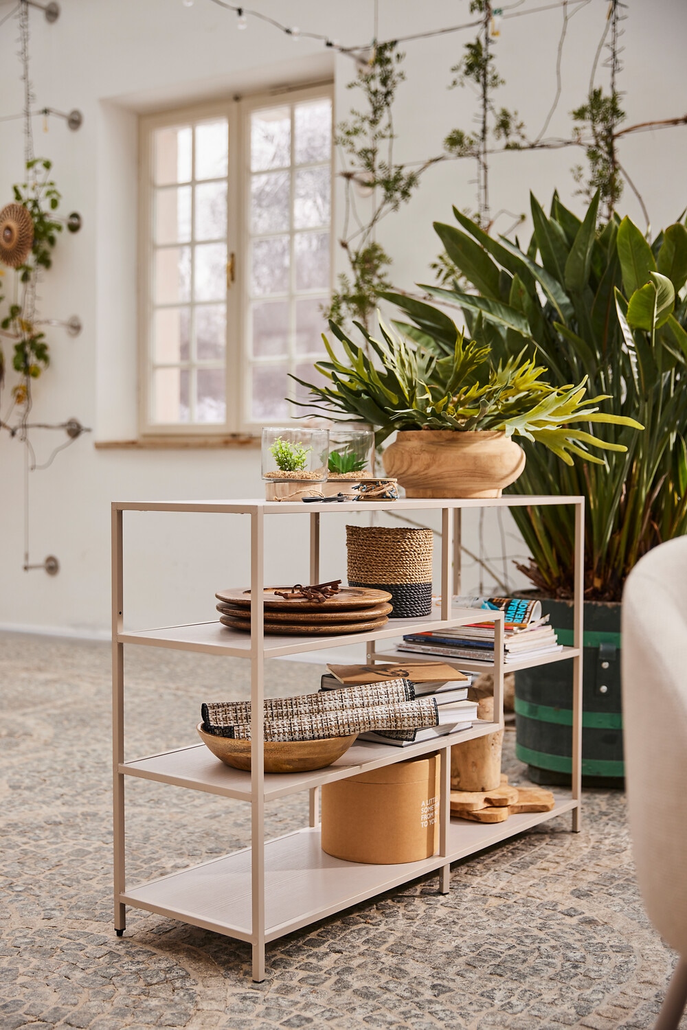 ACTONA GROUP Bücherregal »Seaford, Standregal, Regal, Raumteiler« 114x35x78 cm,  grauer Stahlrahmen, asymmetrisch, Breite 114 cm