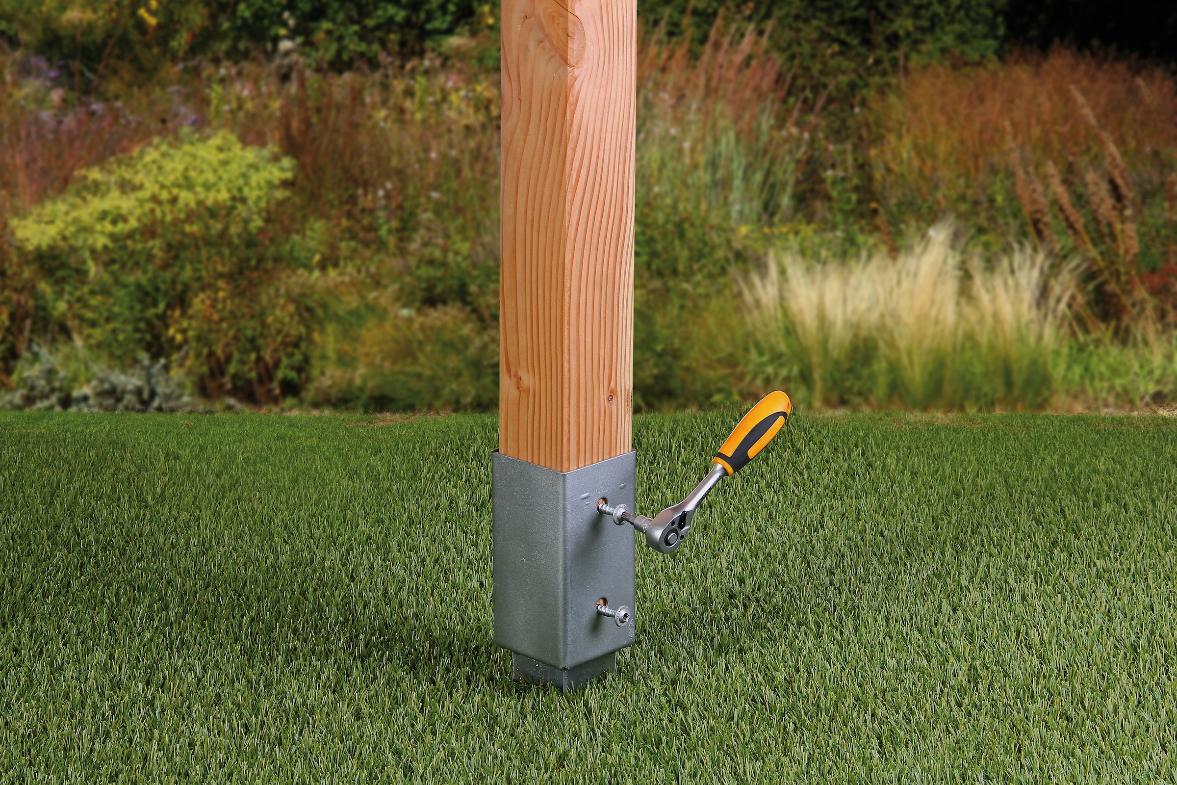 Alberts Einschlag-Bodenhülse »91x91 mm«, für Vierkantholzpfosten, Gesamtlänge 750 mm