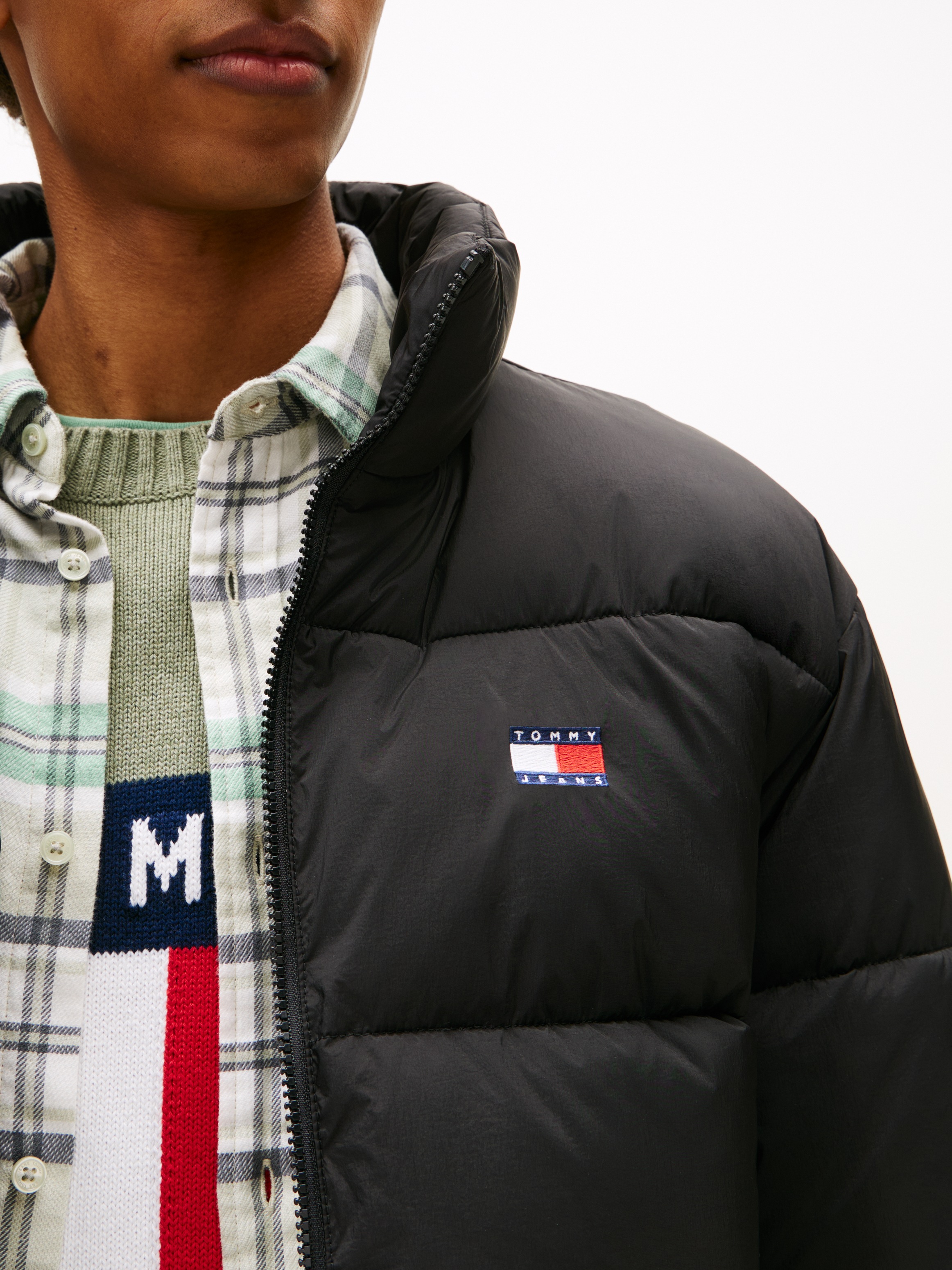 Tommy Jeans Steppjacke »VAIL PUFFER«, ohne Kapuze, Daunenjacke, Übergangsjacke Regular fit mit Rundhalsausschnitt