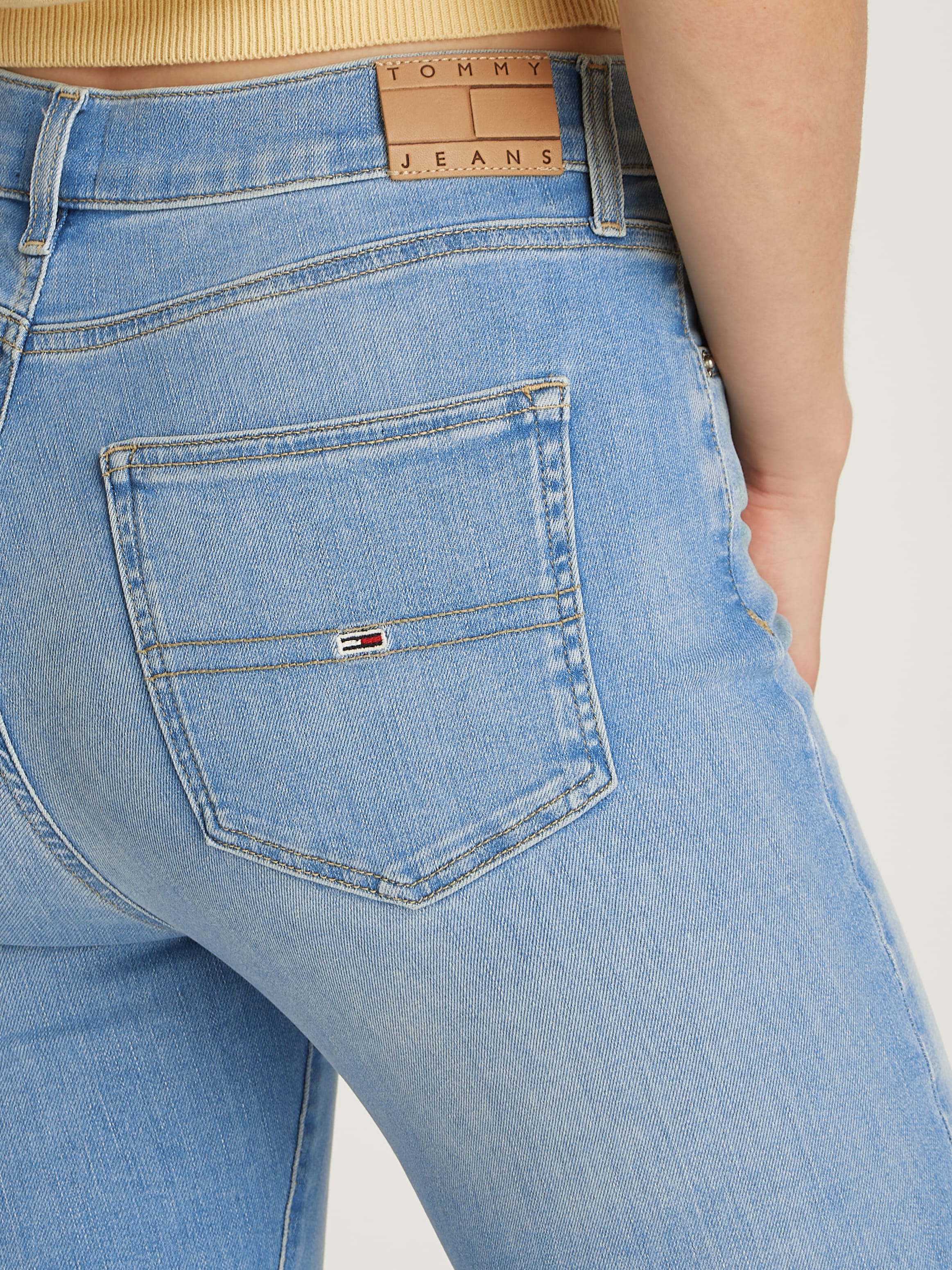 Tommy Jeans Skinny-fit-Jeans »SYLVIA HGH SKN DH1282«, mit Logo-Badge