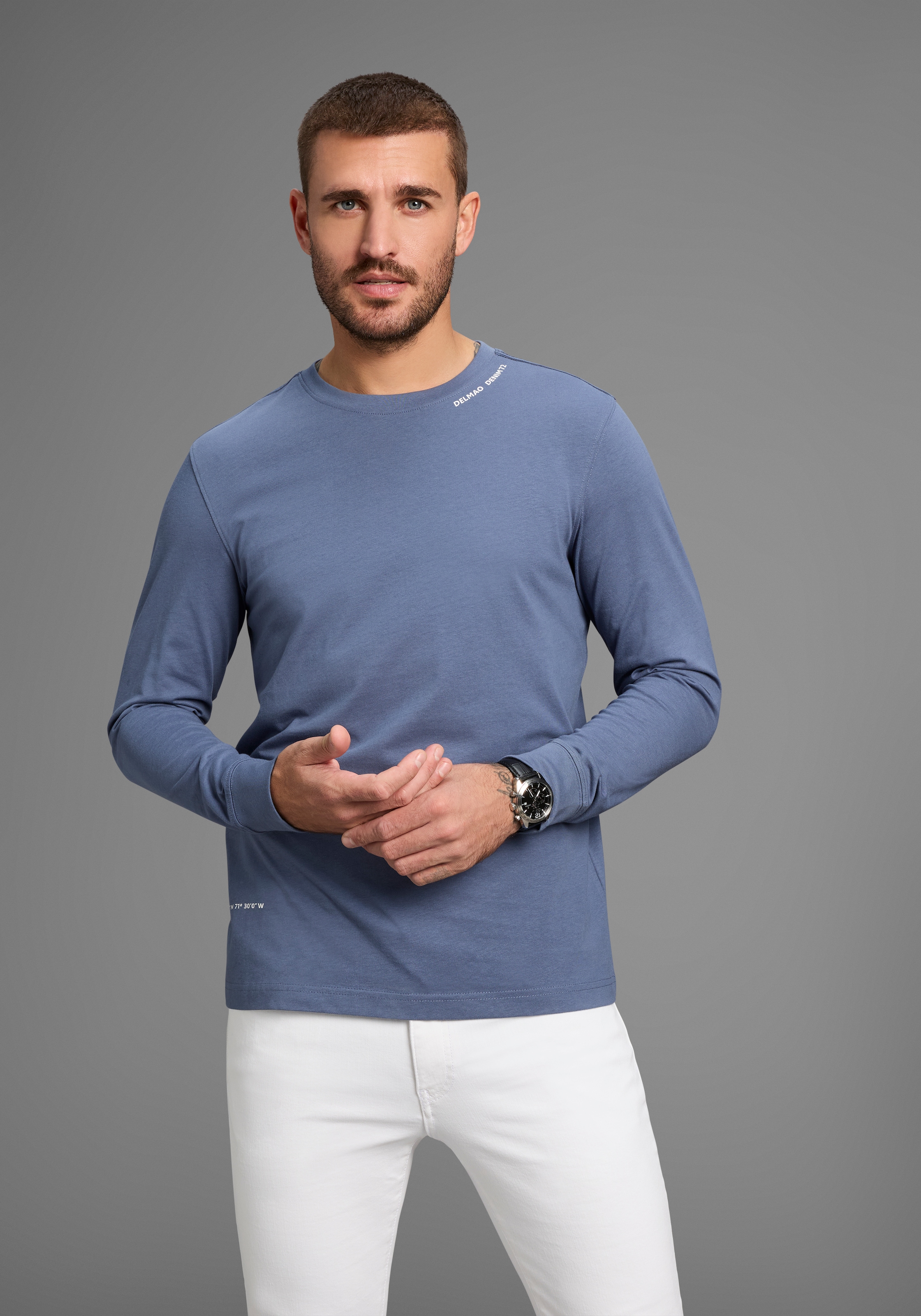 DELMAO Rundhalsshirt, schmal geschnitten, mit Print, aus 100% Baumwolle günstig online kaufen