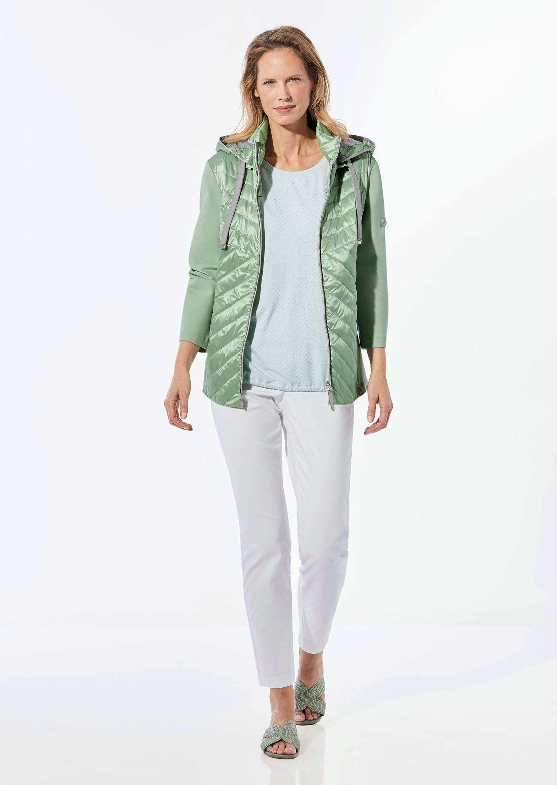 GOLDNER Kurzjacke »Steppjacke mit abnehmbarer Kapuze« Kontrastfarbige Blenden und Details