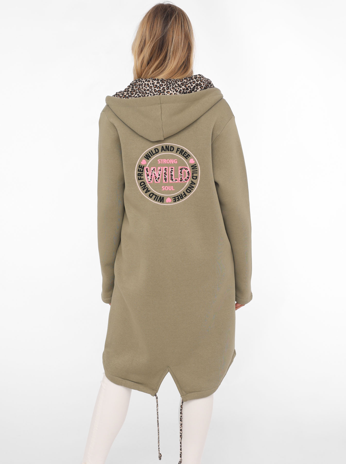 Thumbnail - Zwillingsherz Jerseymantel ""Wild and Free"" mit auffäligem Front und Back Motiv und Leo Details