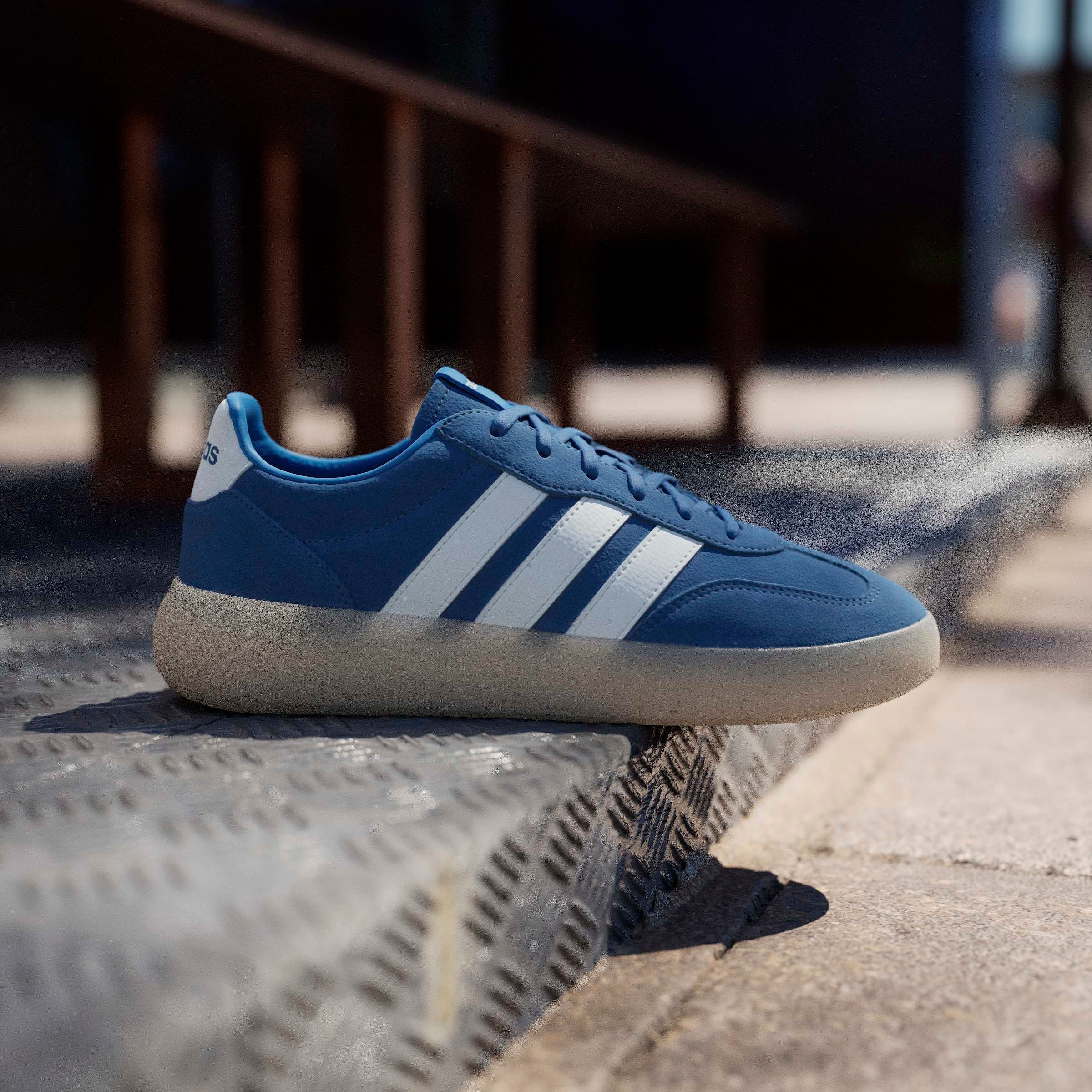 adidas Sportswear Sneaker »BARREDA DECODE«  inspiriert vom Design des adidas handball spezial