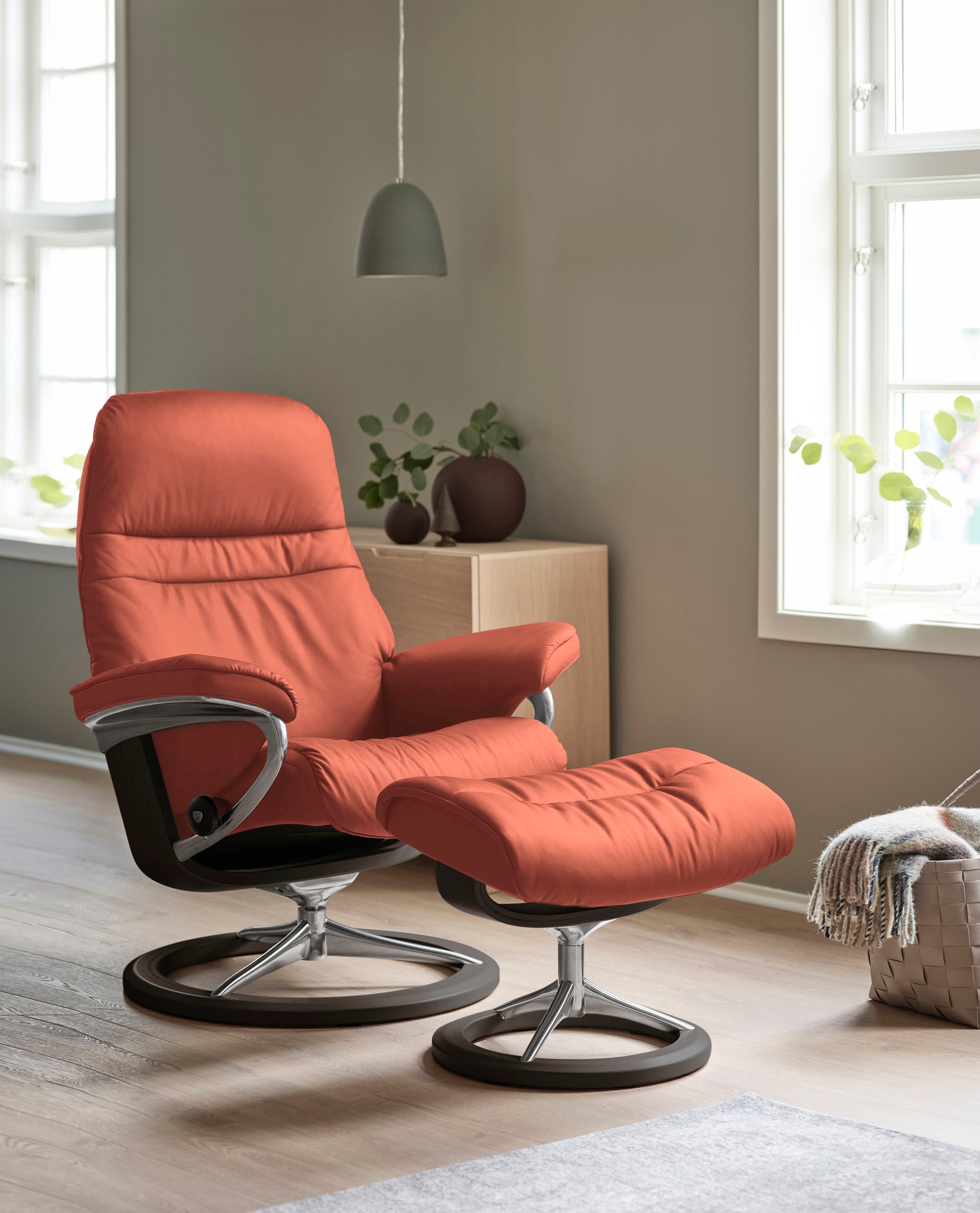 Thumbnail - Stressless Relaxsessel "Sunrise" Relaxsessel mit Hocker, mit Signature Base, Größe S, Gestell Wenge, in 2 Lederqualitäte...