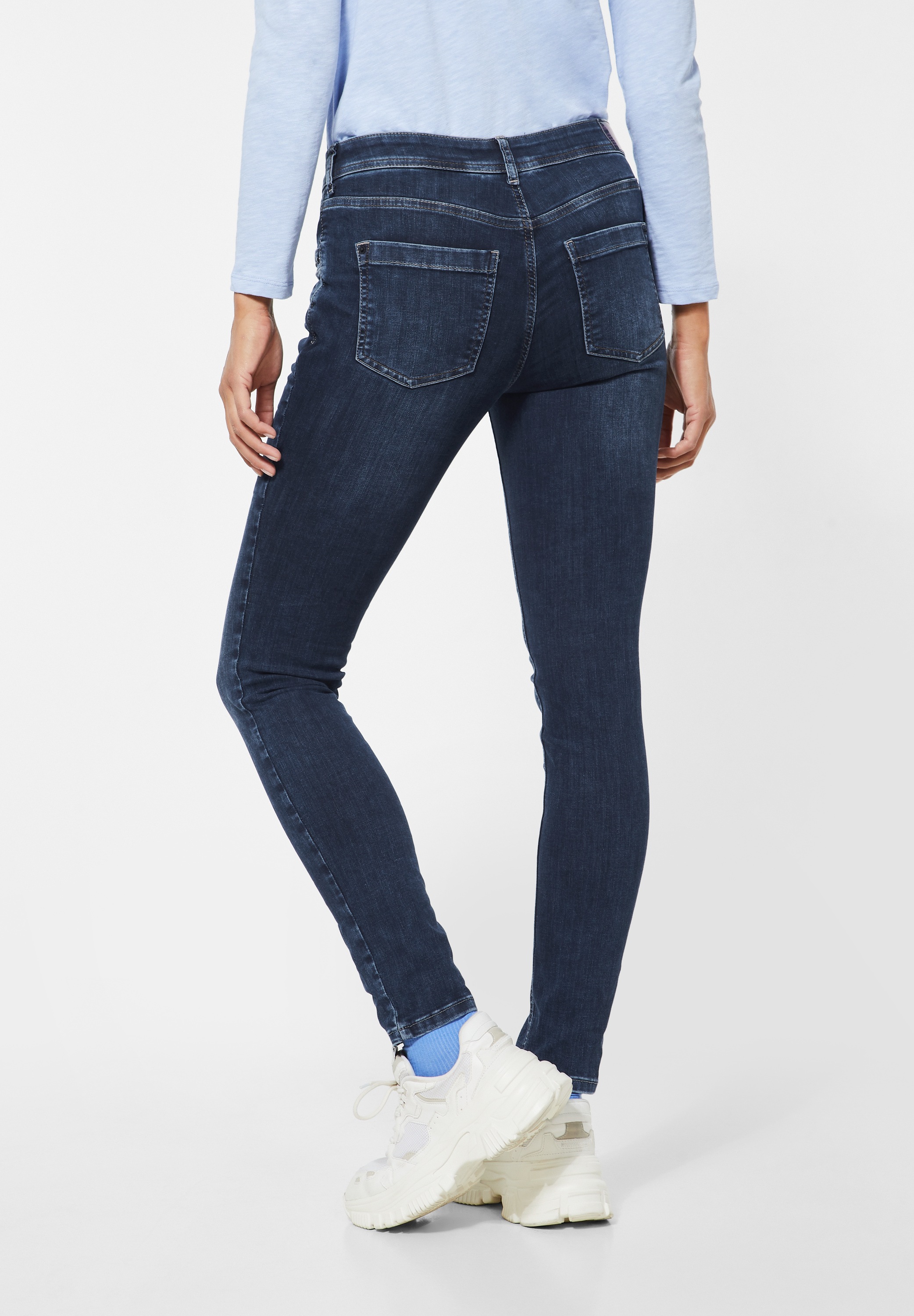 STREET ONE Slim-fit-Jeans, mit dekorativen Nieten