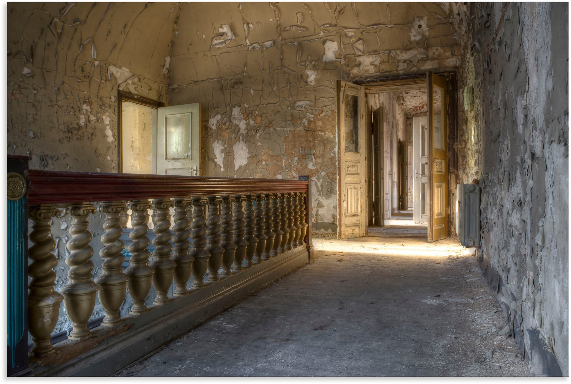 Artland Wandbild "Lost Place - Gang mit Sonnenschein" Fenster & Türen 1 Stk günstig online kaufen