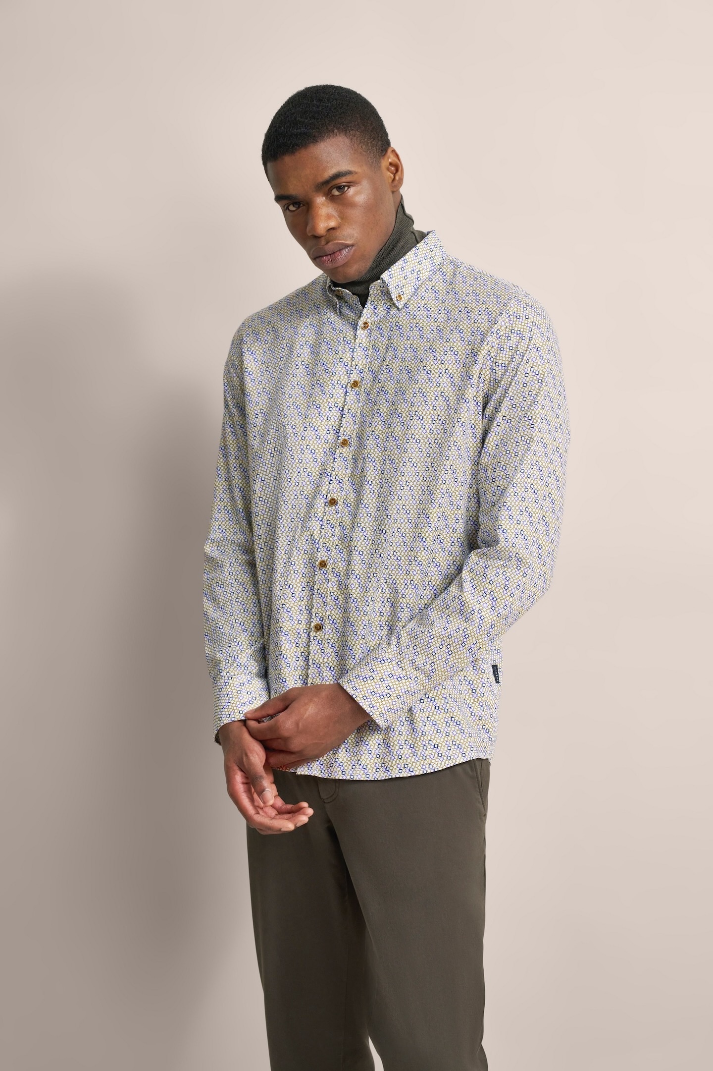 bugatti mit Button-Down-Kragen