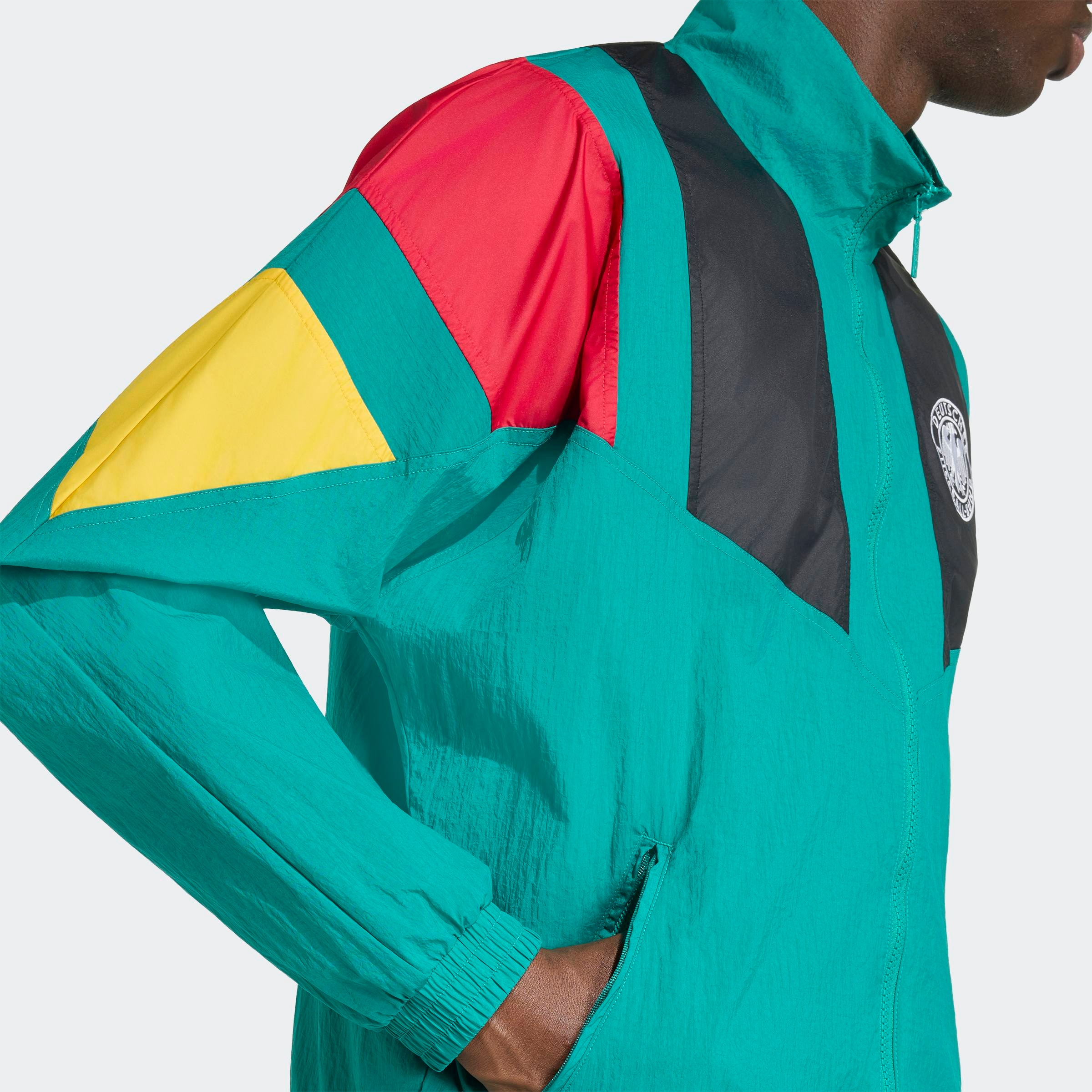 adidas Performance Trainingsjacke »DEUTSCHLAND EQT« mit hohem Kragen, lockere Passform, mit Reißverschluss