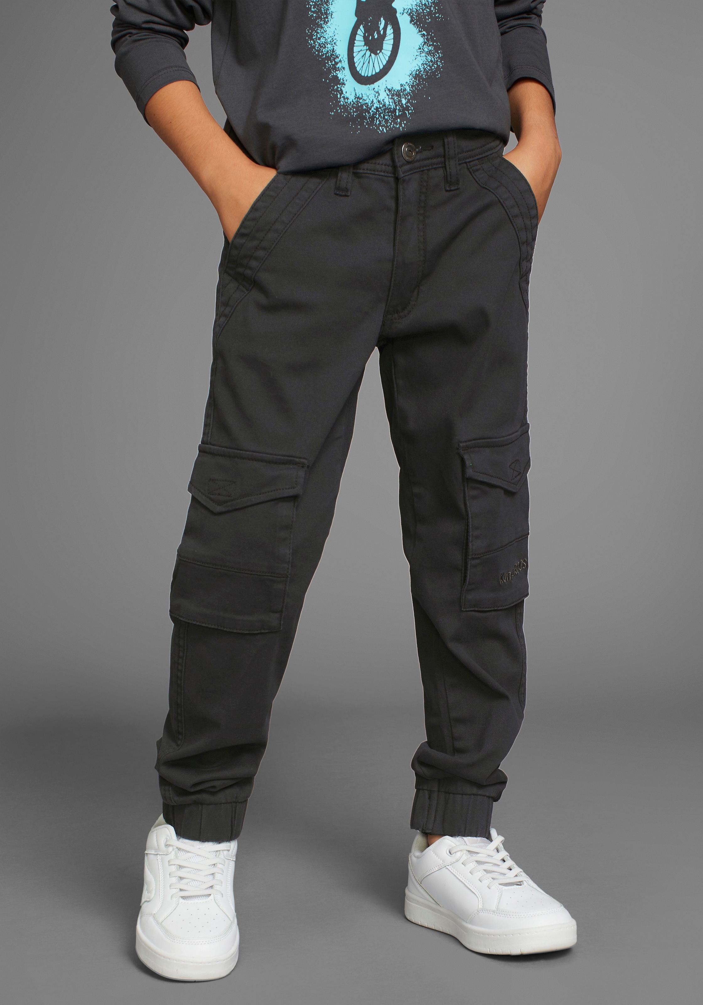 KangaROOS Cargohose "Hose mit Cargotaschen und KangaROOS Stickerei" Cargohose mit Logo-Stickerei