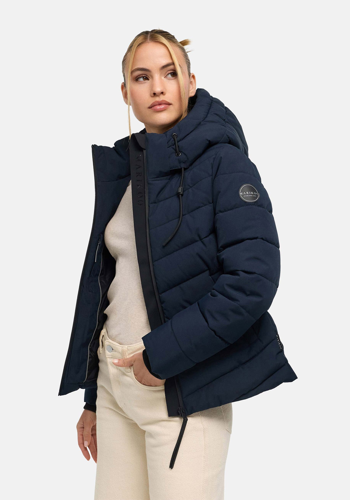 Marikoo Winterjacke »Nobiruu« mit Kapuze Winterjacke mit Kapuze und diagonaler Steppoptik