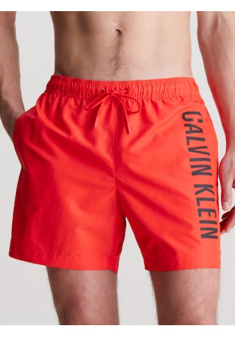 Badeshorts »MEDIUM DRAWSTRING«, mit kontrastfarbenem Logo-Schrifztug am Bein