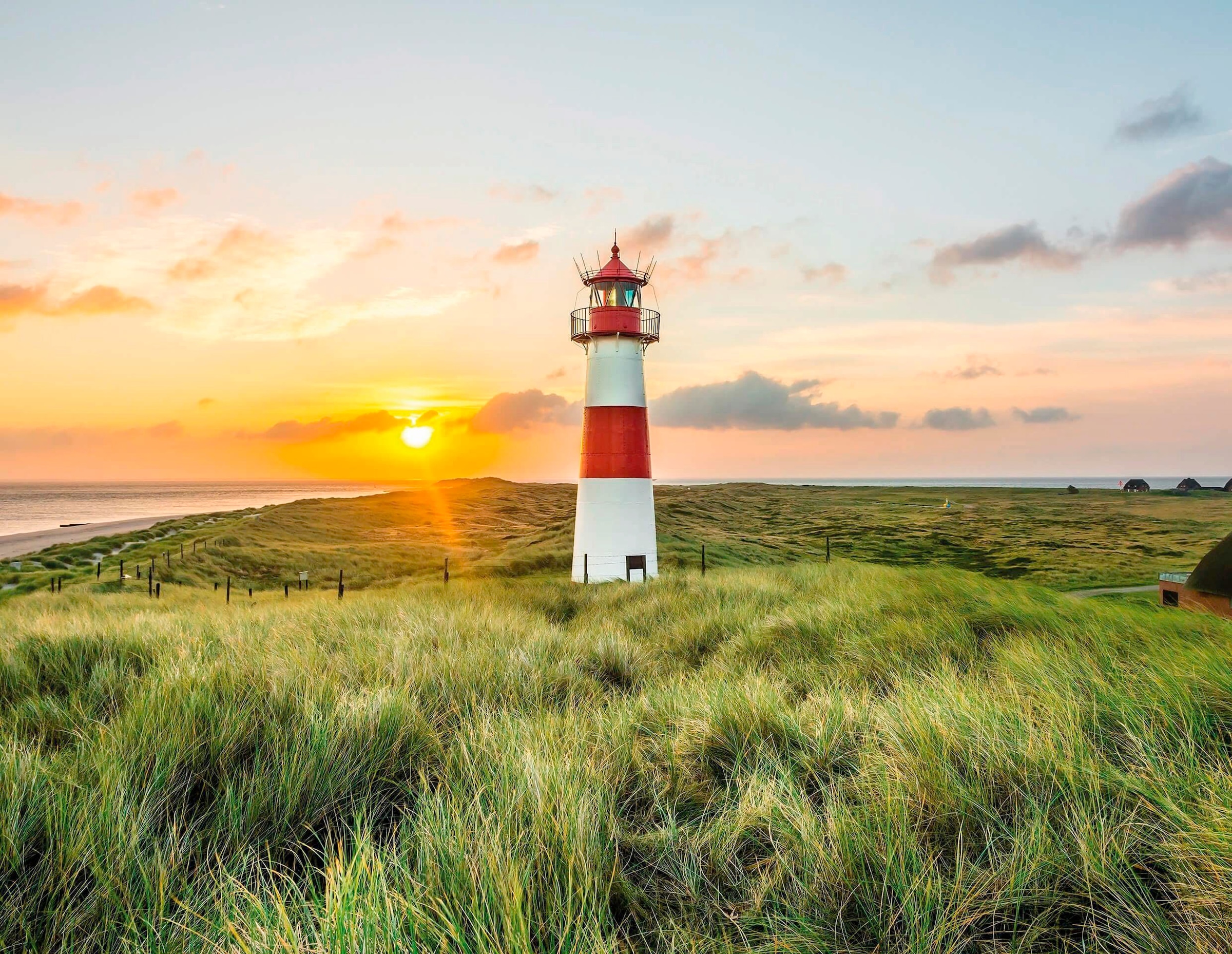 living walls Fototapete "Leuchtturm Sylt", Motiv-abstrakt-naturalistisch, Dünen Tapete Strand Fototapete Wohnzimmer Tape