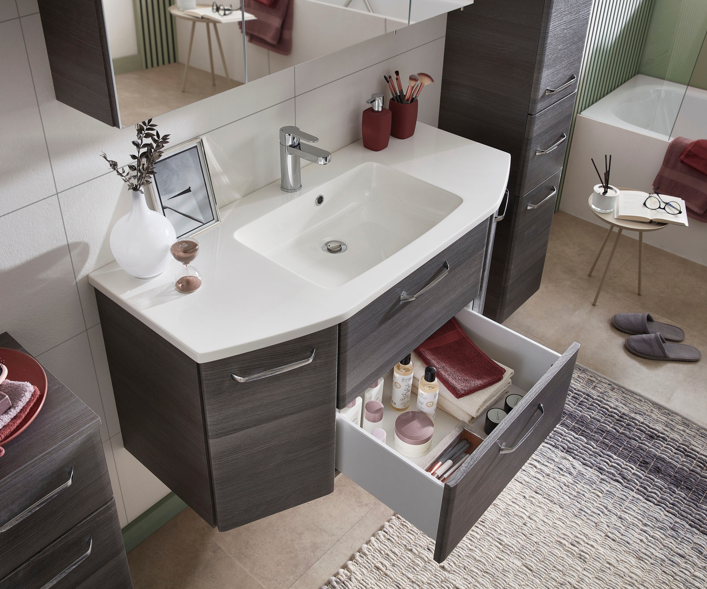 Saphir Badmöbel-Set »Quickset 3-teilig, Mineralmarmor-Waschtisch und LED-Spiegelschrank«, (4 St.), mit Hochschrank, inkl. Türdämpfer, 7 Türen, 1 Klappe, 2 Schubladen