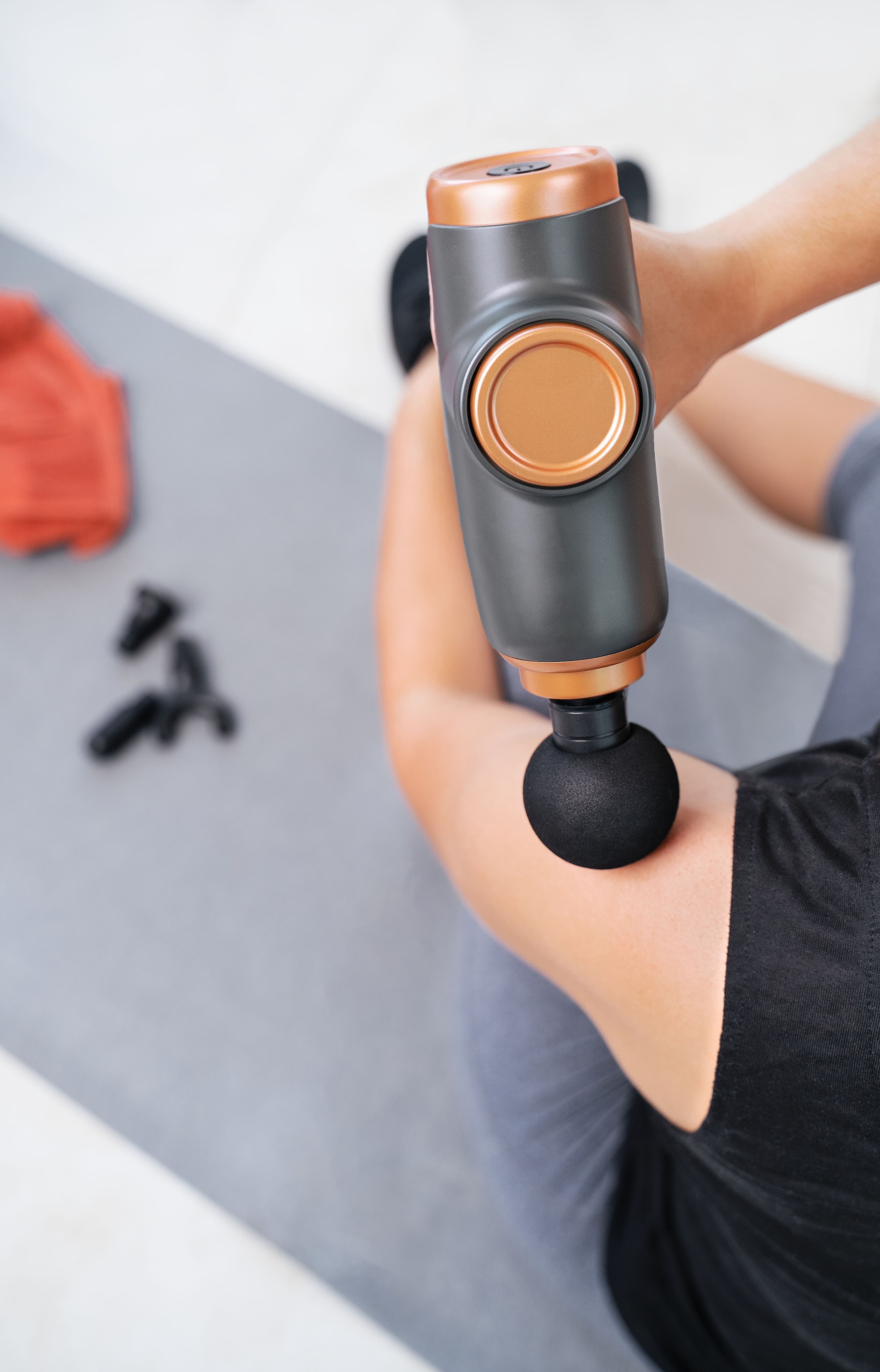 BEURER Massagepistole »MG 99 kraftvolles Muskelmassagegerät«, 5 Intensitätsstufen und 4 Aufsätze für eine individuelle Anwendung