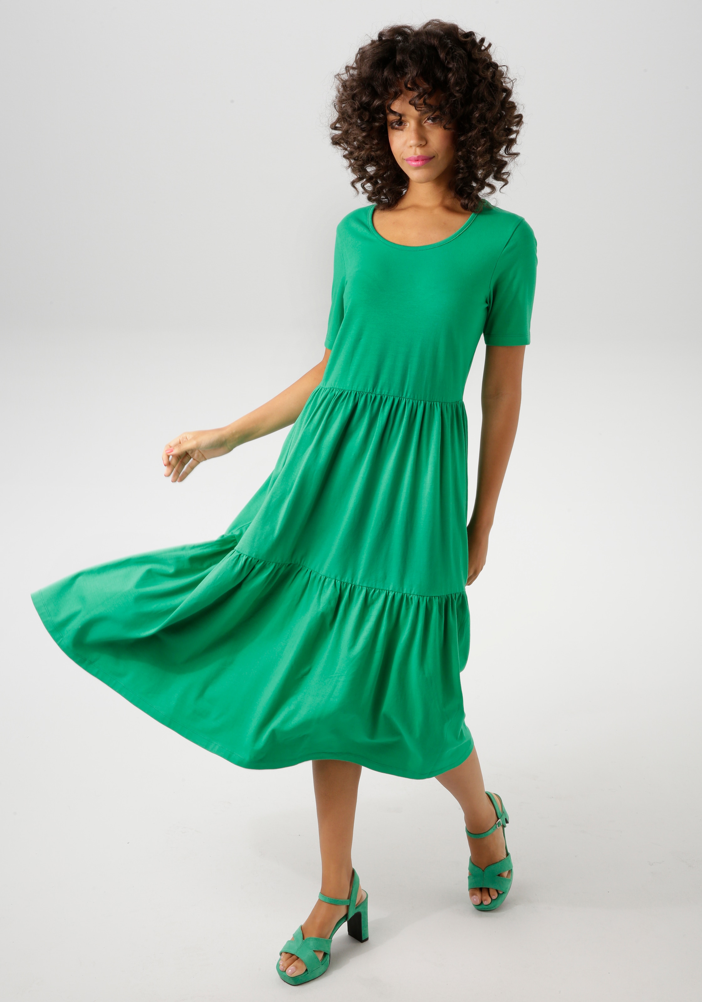 Aniston CASUAL Sommerkleid, in trendiger Farbpalette