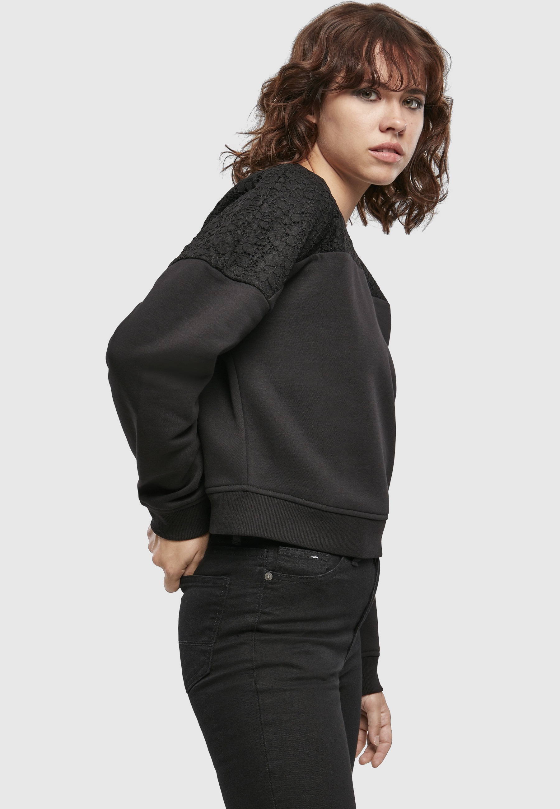 URBAN CLASSICS Sweater »Urban Classics Damen Ladies Short Oversized Lace Inset Crew«, 1 Stk.
