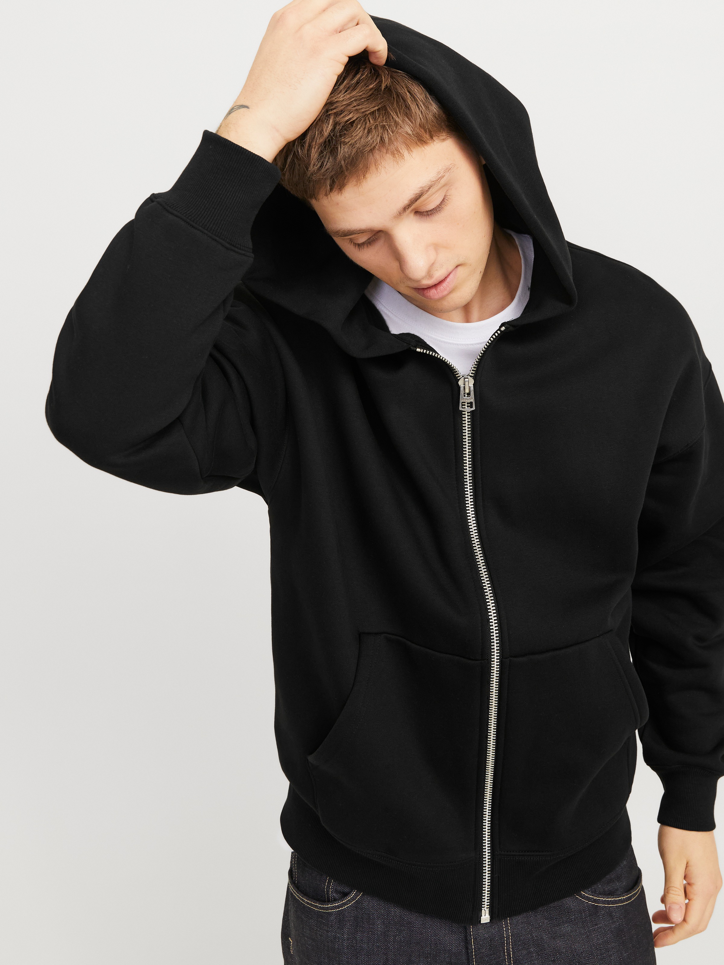 Jack & Jones Kapuzensweatjacke »JJEURBAN EDGE SWEAT ZIP HOOD NOOS«, mit Rippbündchen
