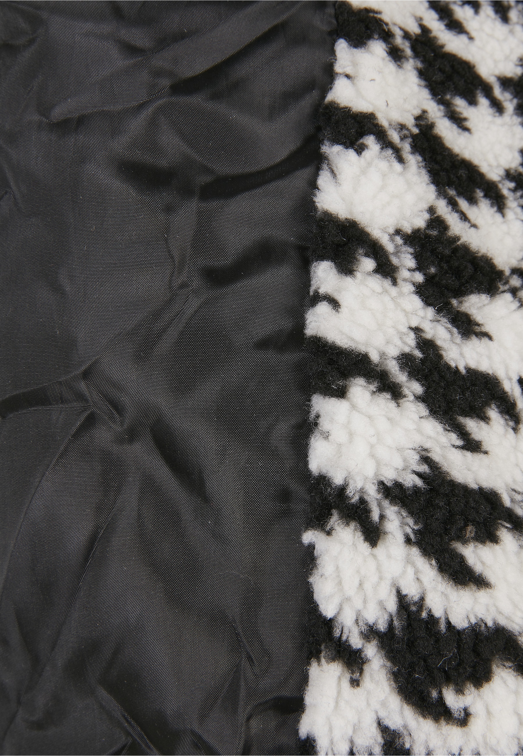 URBAN CLASSICS Langmantel »Urban Classics Damen Ladies Short Oversized AOP Sherpa Jacket«