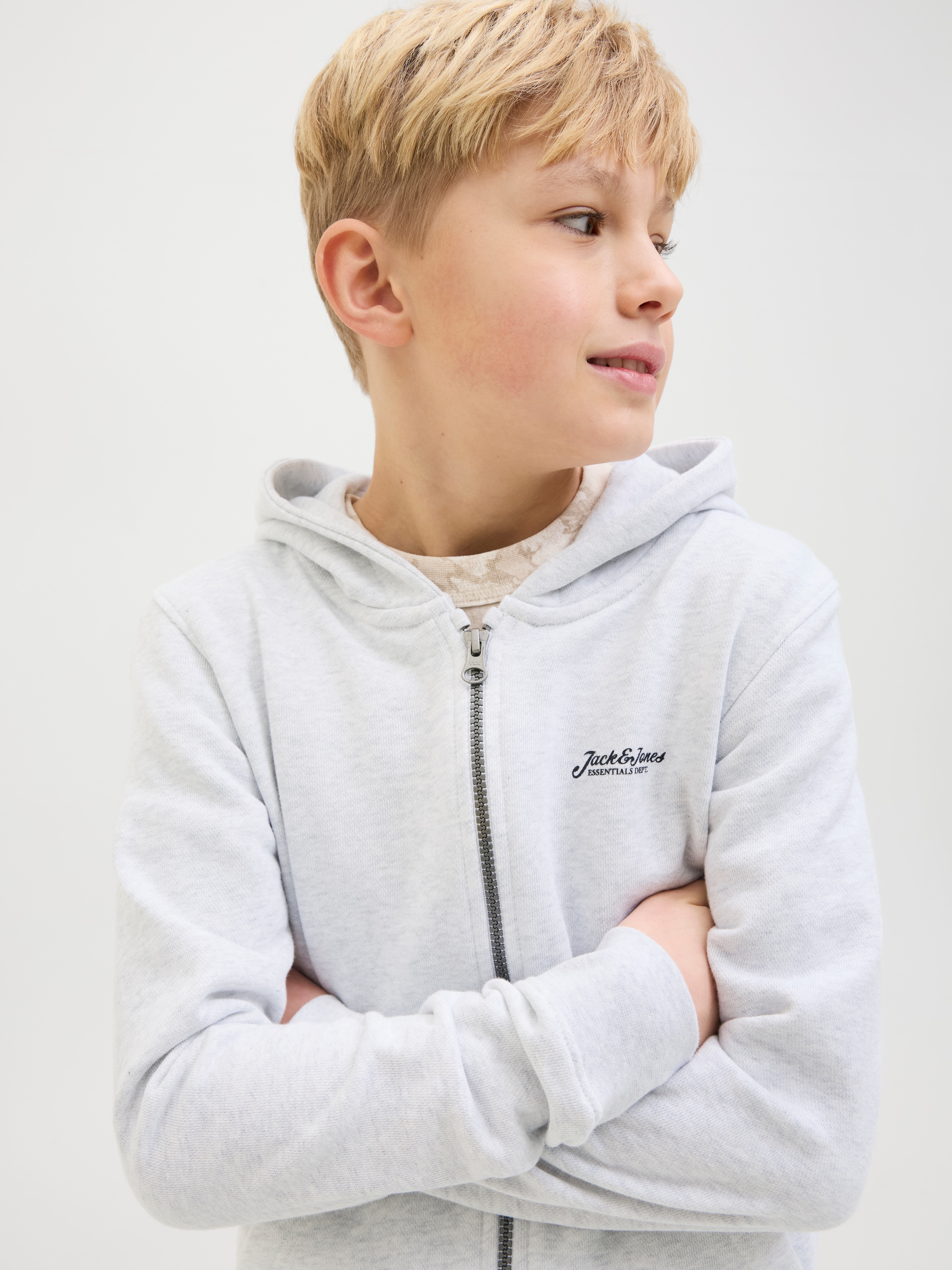 Jack & Jones Junior Kapuzensweatjacke »JJBEAU SWEAT ZIP HOOD JNR«, mit kleinem Brust-Logo-Motiv