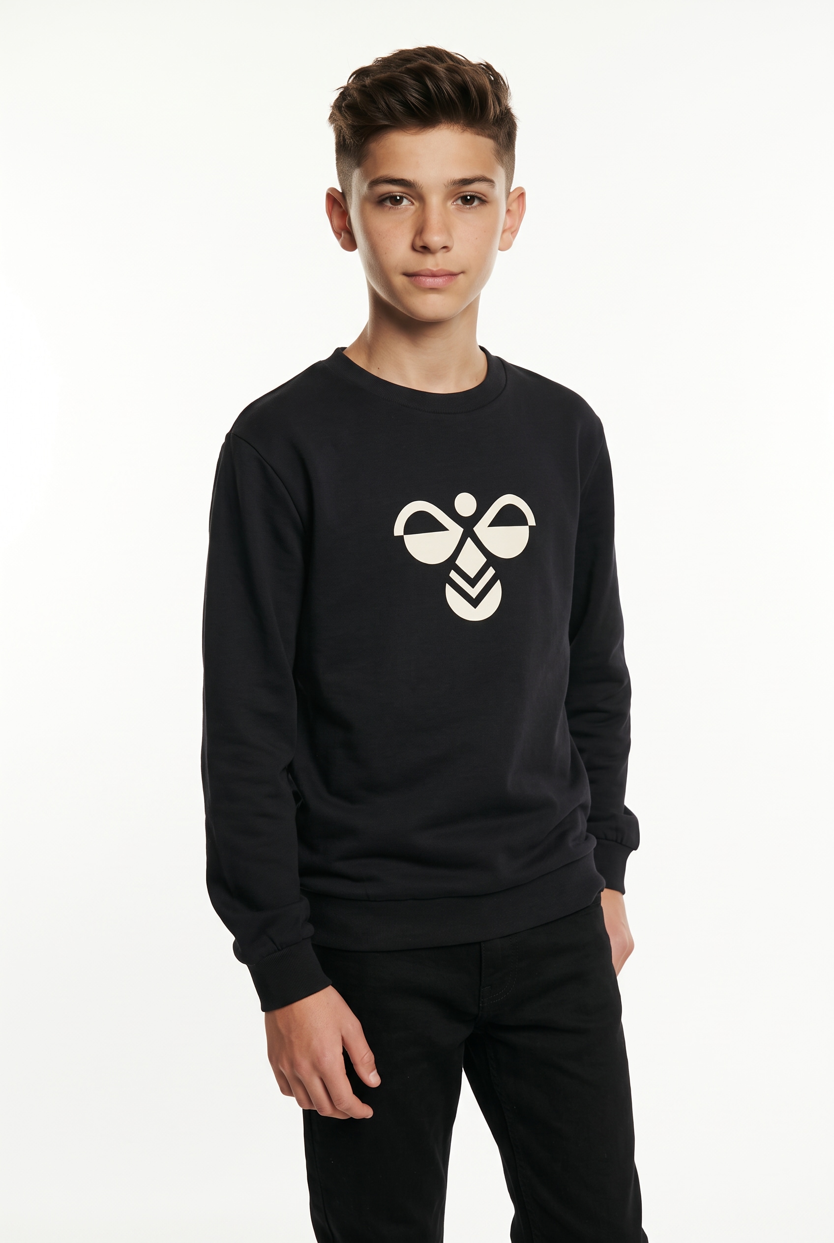 hummel Sweatshirt »HMLJR REG TUKAS SWEATSHIRT«, sportlicher Stil, mit Logo-Druck und seitlichen Winkeln
