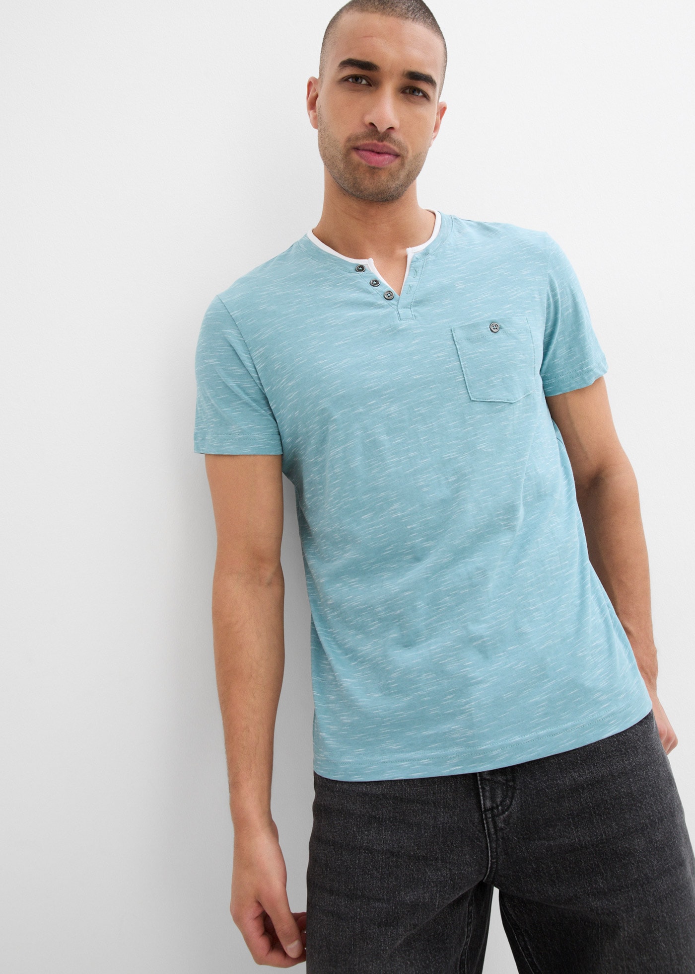 bonprix 2-in-1-Shirt "2 in 1 Shirt, Kurzarm" Regular Fit, mit Brusttasche, Henley-Stil, Lagen-Look