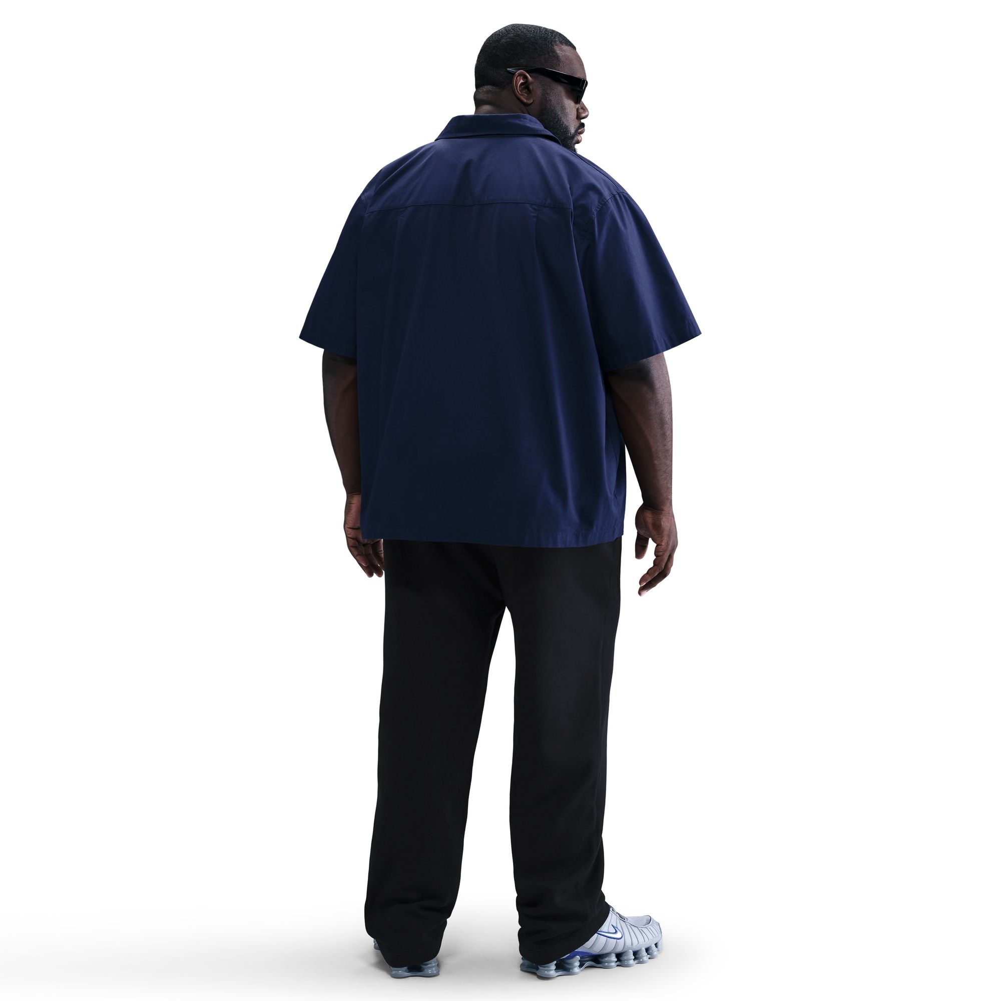 Nike Sportswear Sporthose »M NK CLUB BB OH PANT«  für Laufen und Leichtathletik, mit Eingrifftaschen und Gesäßtasche