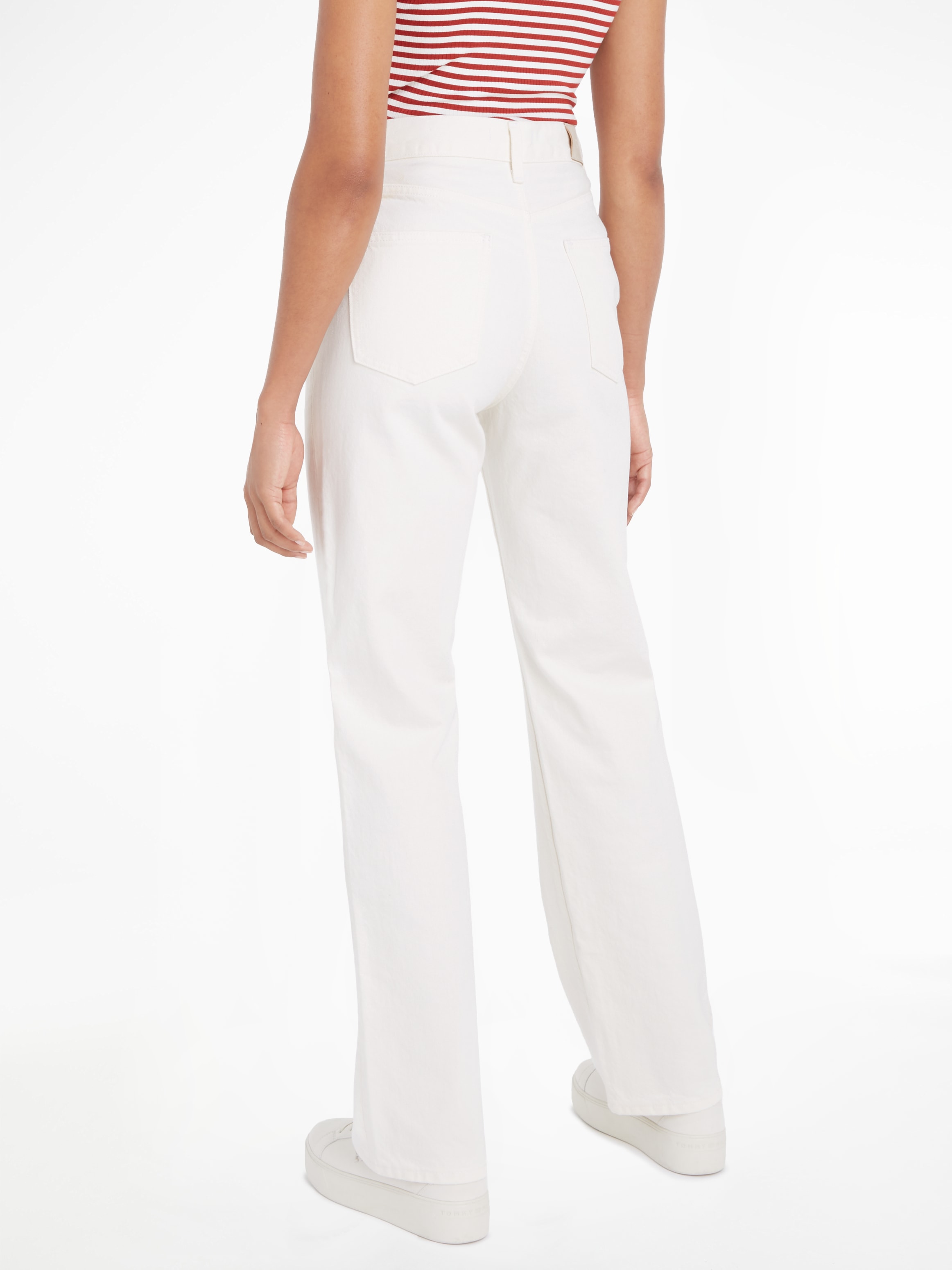 Tommy Hilfiger Bootcut-Jeans »RELAXED BOOTCUT HW ECRU« mit Tommy Hilfiger Logo-Badge