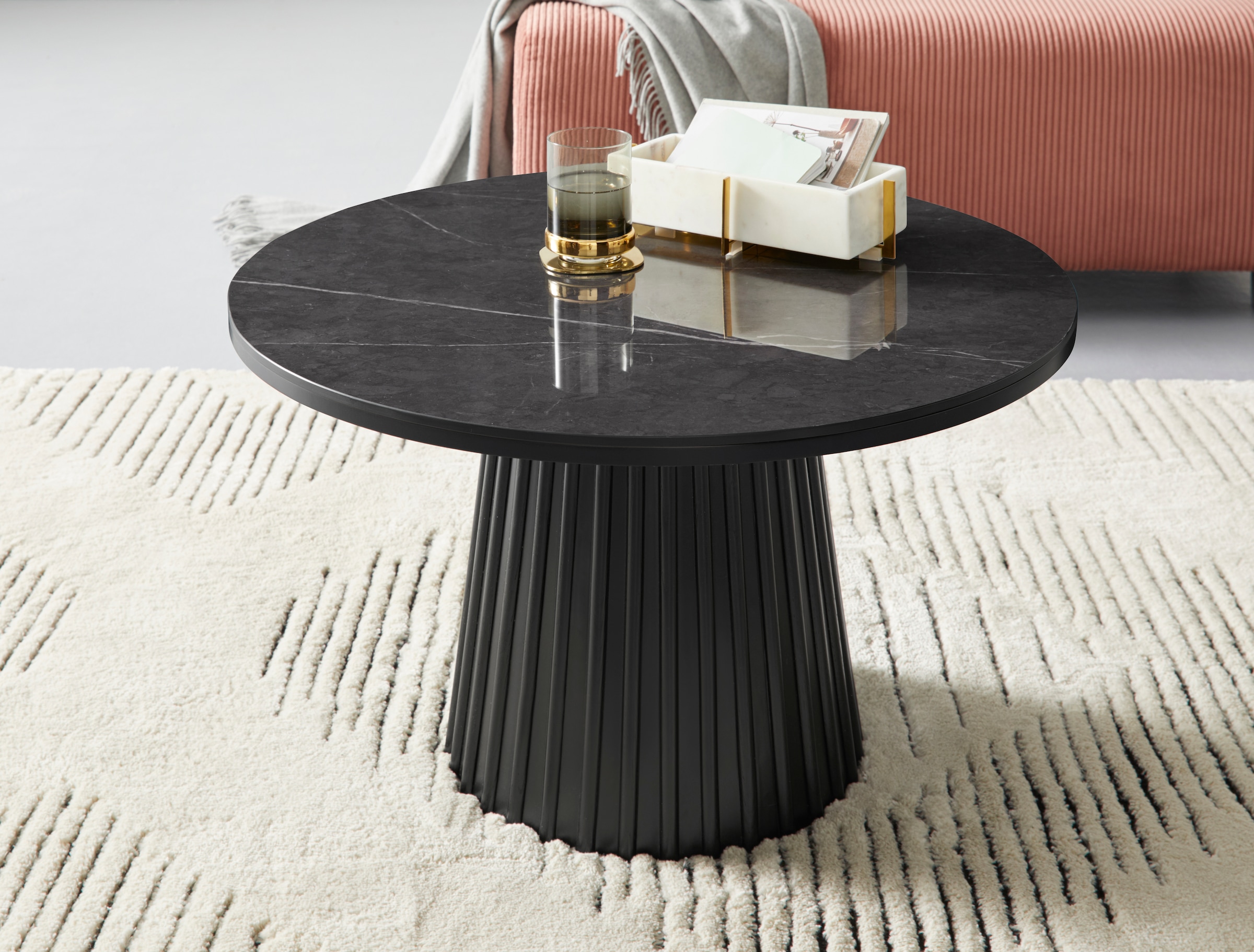 OTTO home Couchtisch "Roos" Keramikplatte in Marmor-Optik, geriffelter Fuß, Breite 80 cm