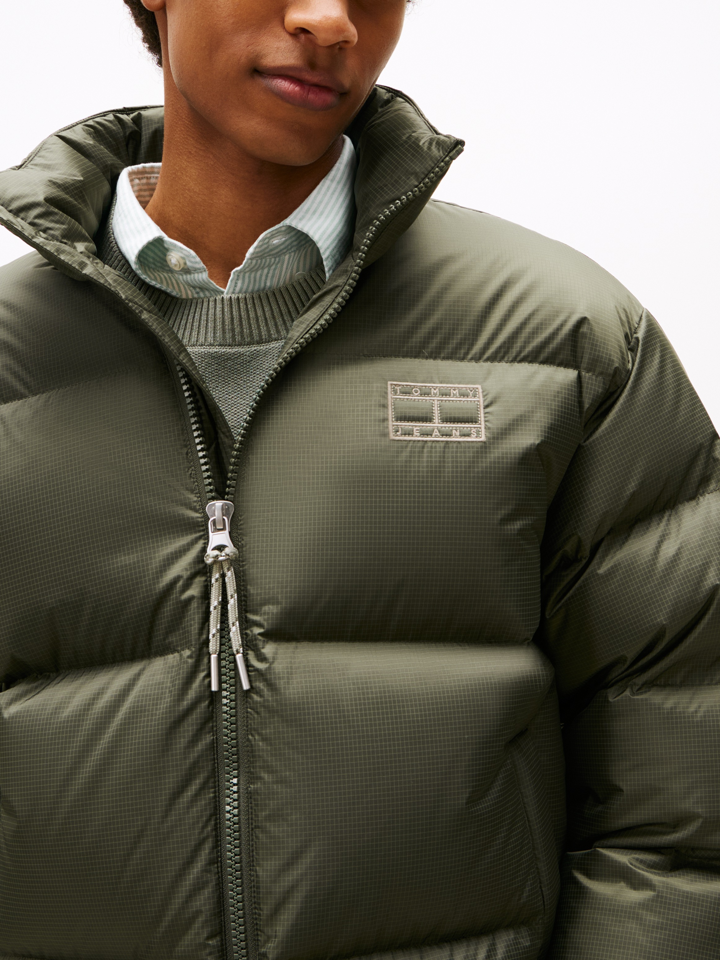 Tommy Jeans Steppjacke "ALASKA DOWN PUFFER" mit Kapuze Übergangsjacke Regul günstig online kaufen