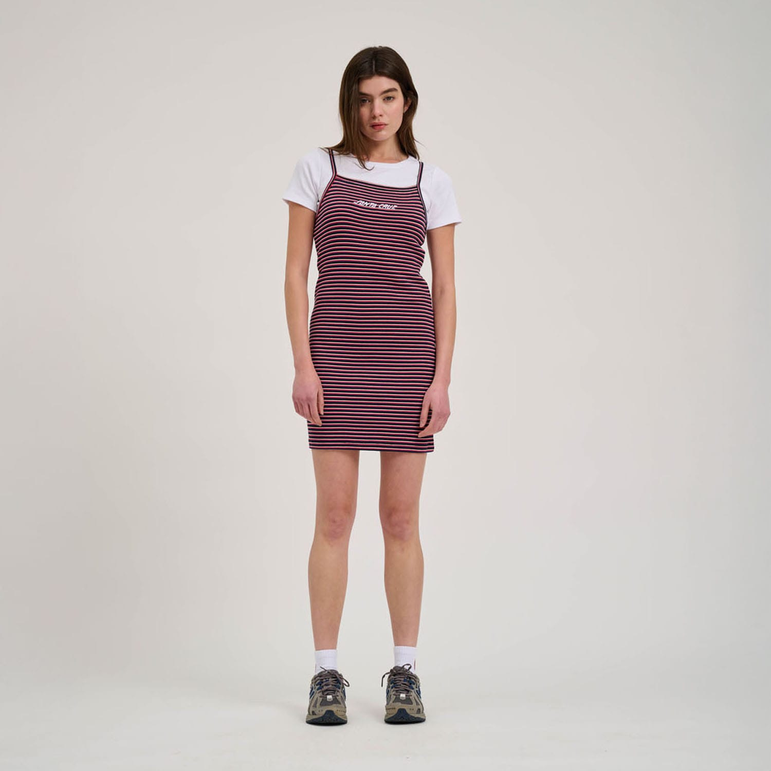 Santa Cruz Trägerkleid »STRIP LOGO EMB DRESS«, (1 tlg.)