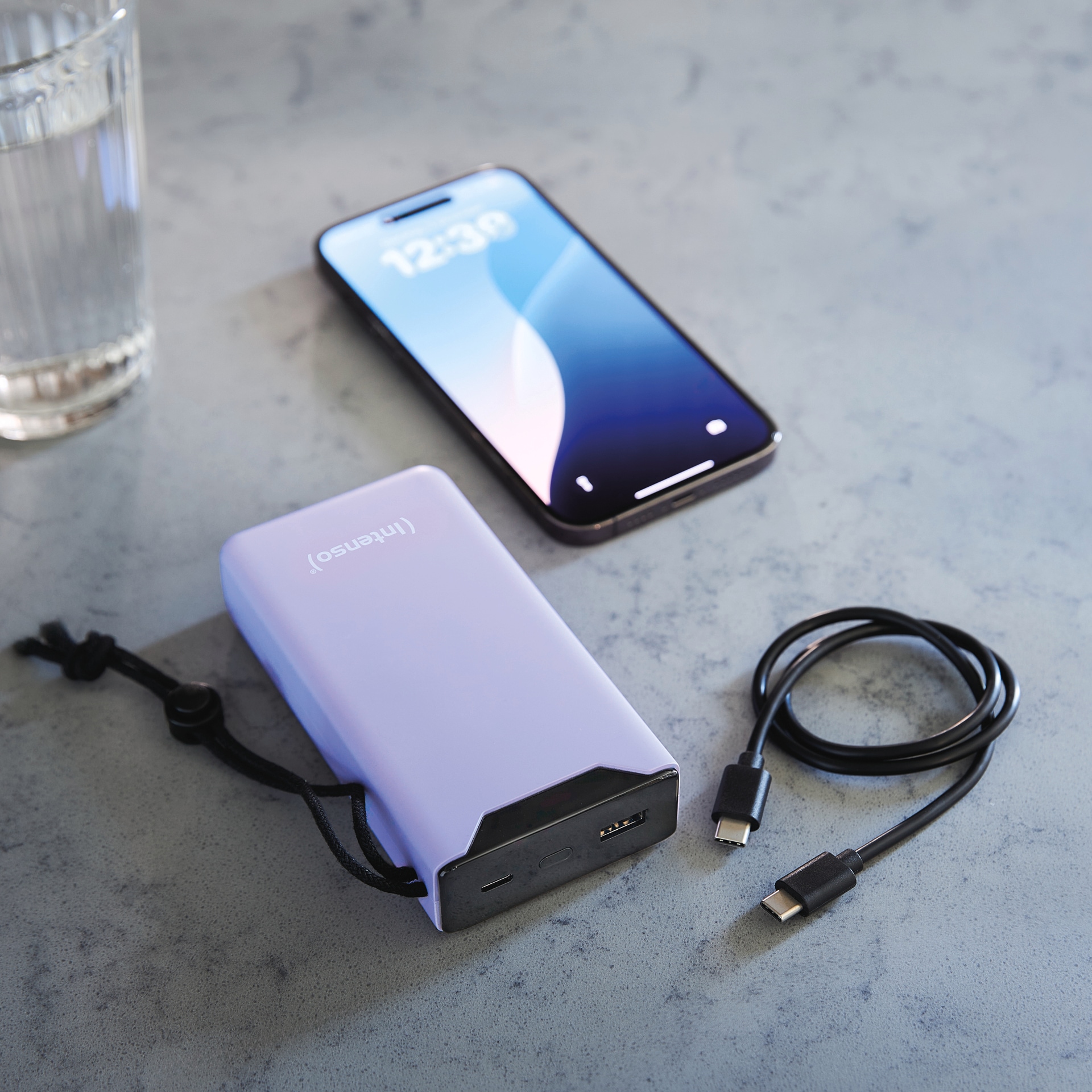 Intenso Powerbank »F20000 20.000 mAh 20 W«, Intenso Power Bank F20000 green, Power Delivery und Qualcomm Quick Charge 3.0, mit USB-C zu USB-C Kabel