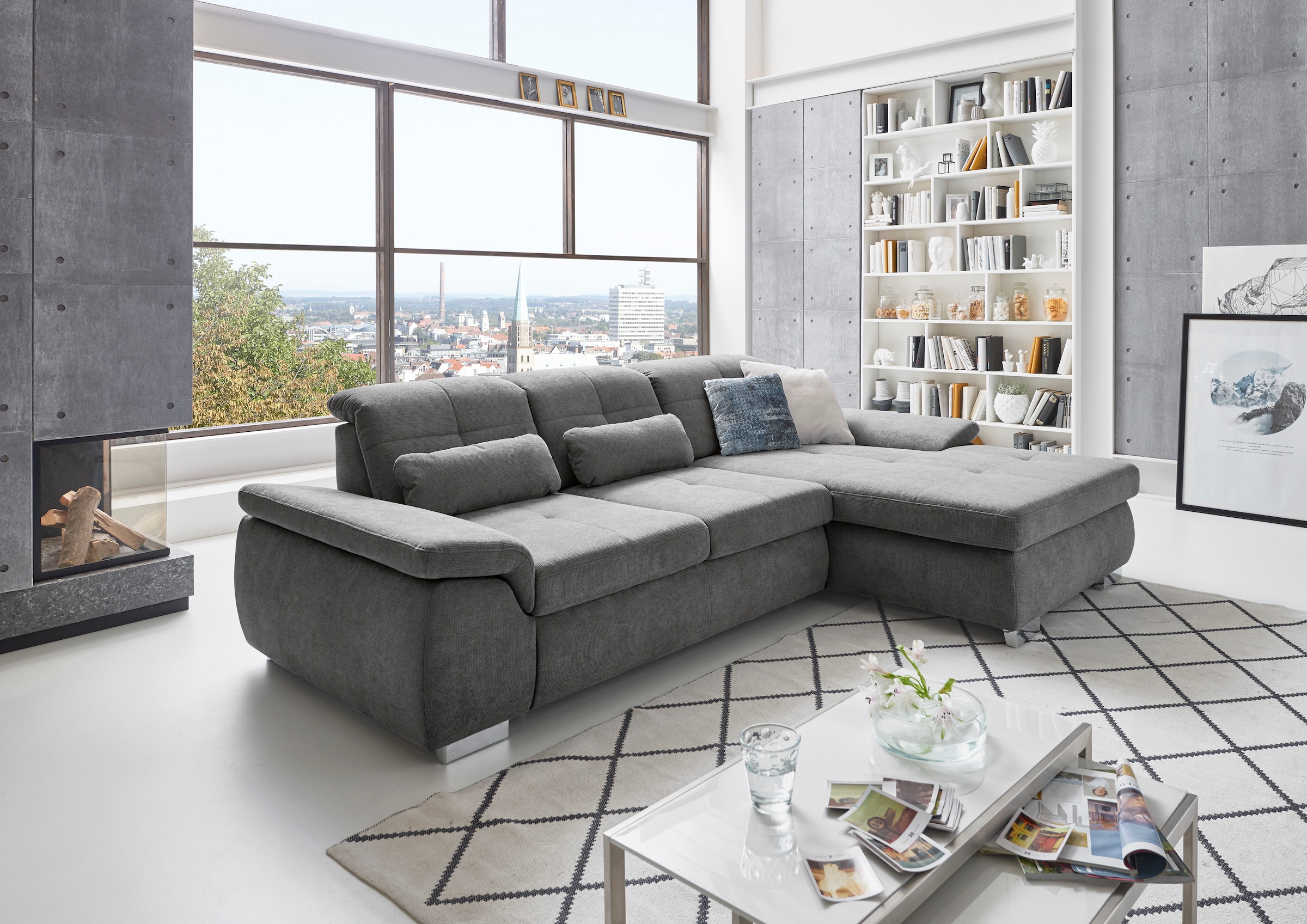 Die PlanBar Ecksofa "MP-IN16037 L-Form, Breite 289 cm, mit Federkern-Polsterung" mit Sitztiefenverstellung & Zierkissen