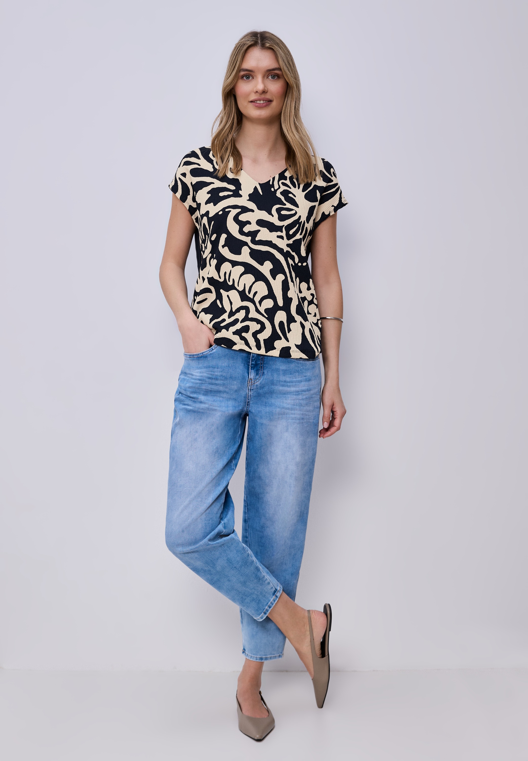 Print-Shirt STREET ONE, Damen, Gr. 46, shadowed navy, Stoff, 95% Viskose, 5% Elasthan, unifarben, comfort fit normal, V-Ausschnitt, abgesteppt, Shirts, mit Frontprint 3