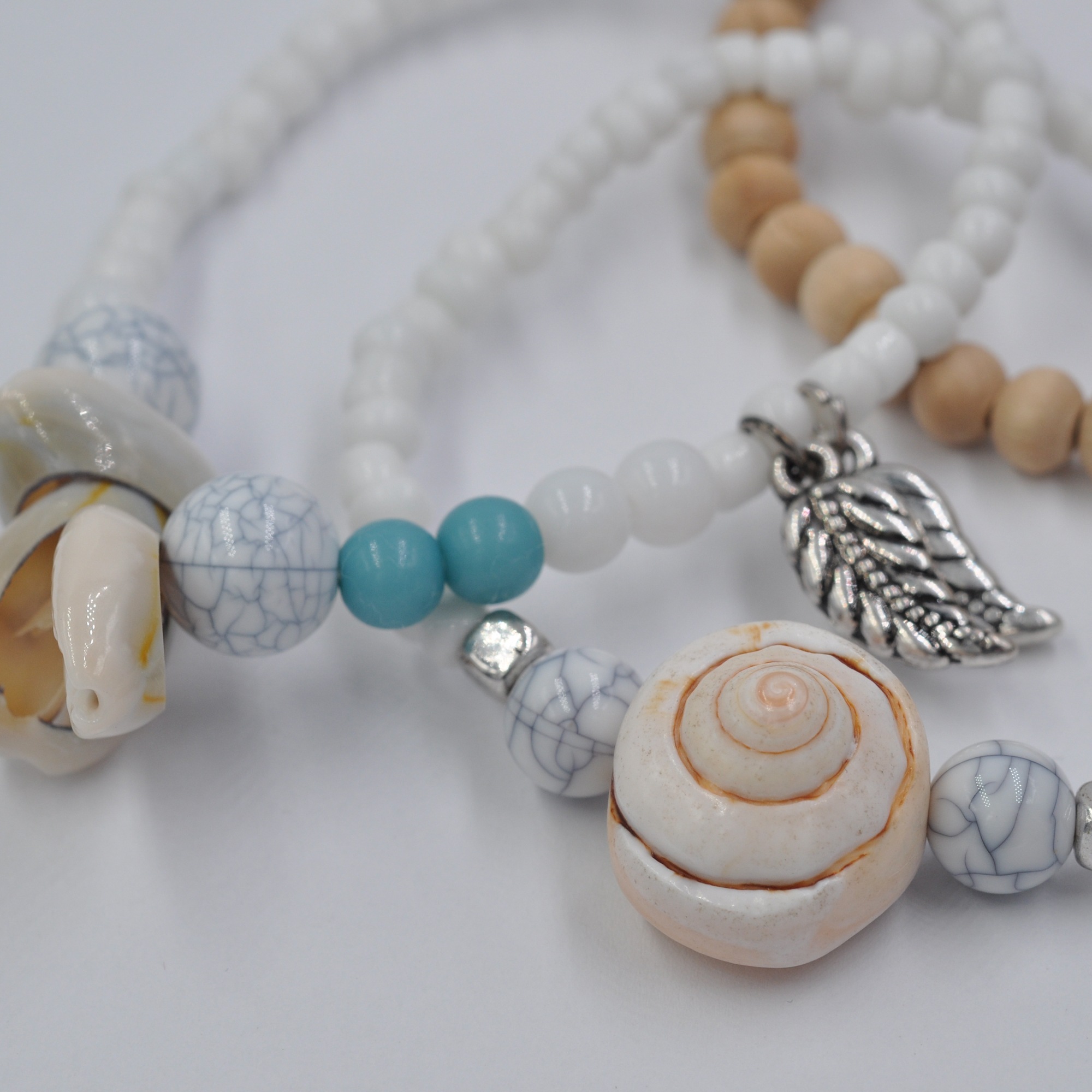 STEUER Set of 3 Stretch Bracelets with Shell Decor Champagne 2