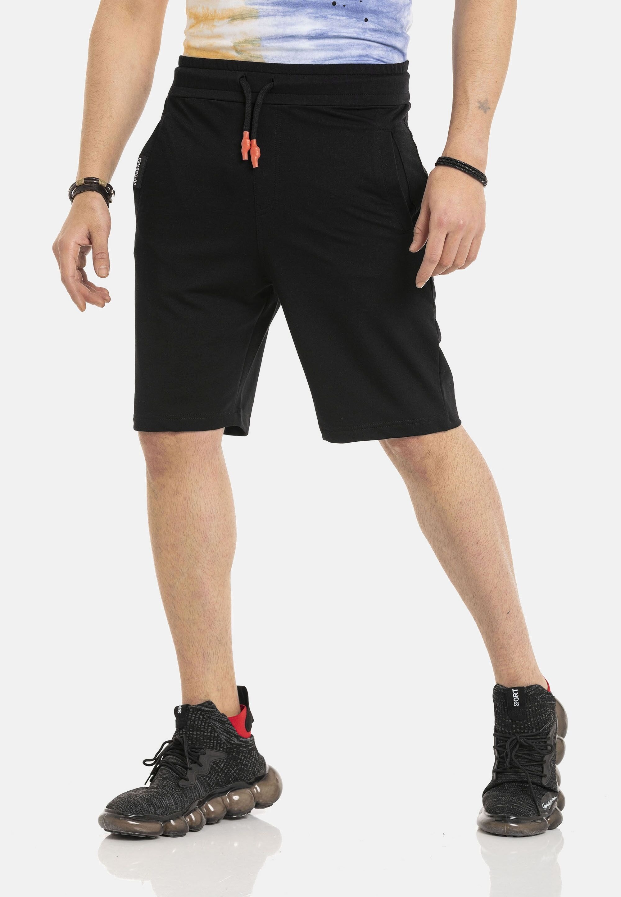 Cipo & Baxx Stoffhose »Shorts«, elastischer Bund mit Kordelzug