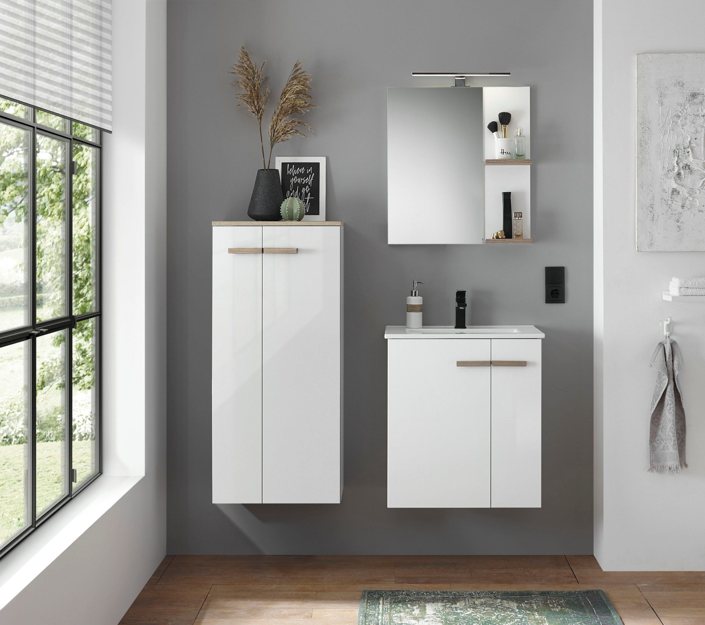 Places of Style Midischrank »SOLiD, Badschrank im modernen Design, Schrank mit Holzgriffen«, in zwei Farben verfügbar, mit Stauraum, stehend o. hängend montierbar