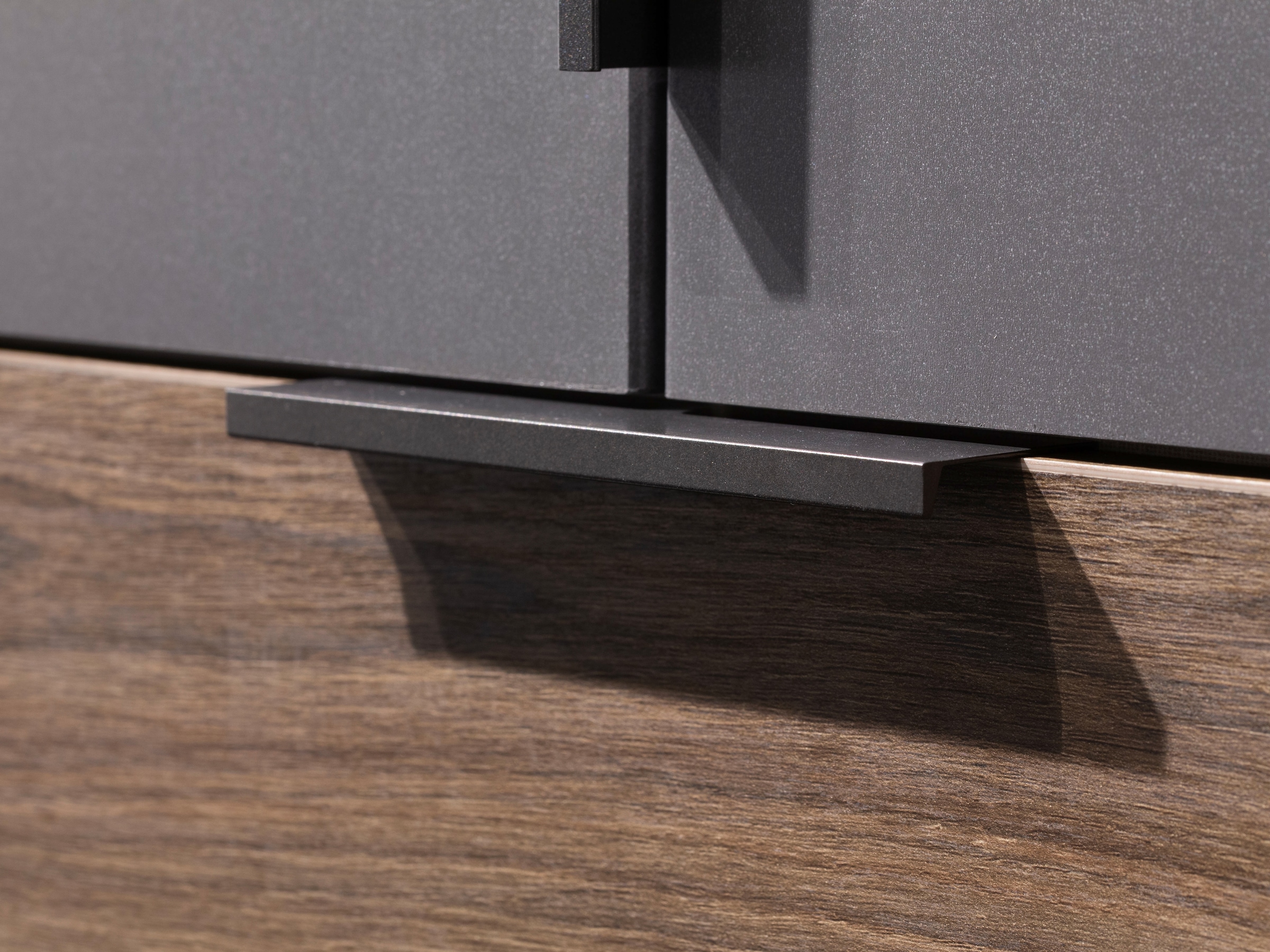 rauch Drehtürenschrank »Kleiderschrank Schrank Garderobe Wäscheschrank TICAO«, (Schubladen in der Höhe variabel positionierbar), mit 2 geräumigen Schubladen, viel Stauraum MADE IN GERMANY