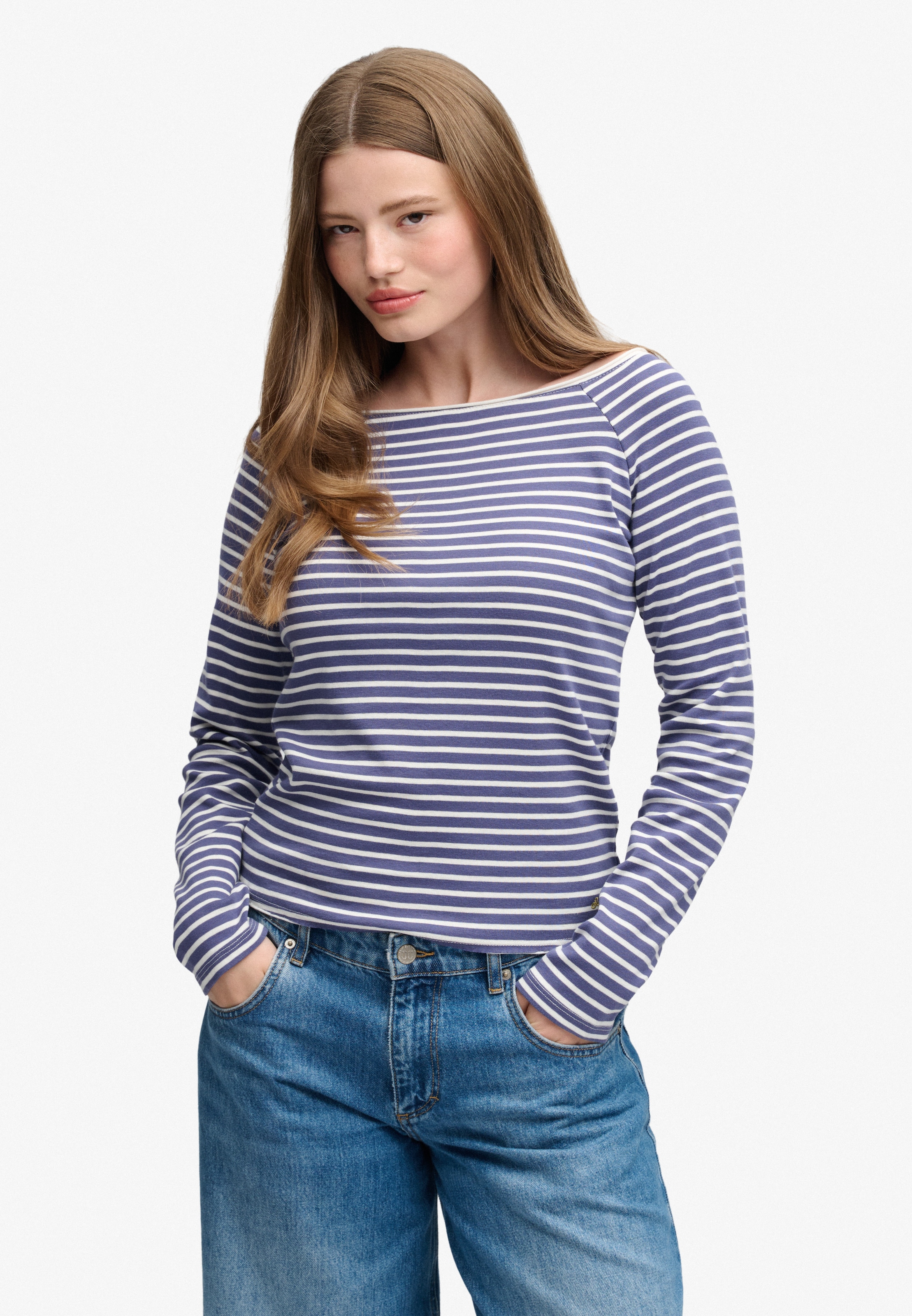 Superdry Langarmshirt »BARDOT OFF SHOULDER TOP« mit U-Boot Ausschnitt und Wellenkante am Bund, gesticktes Logo am Saum