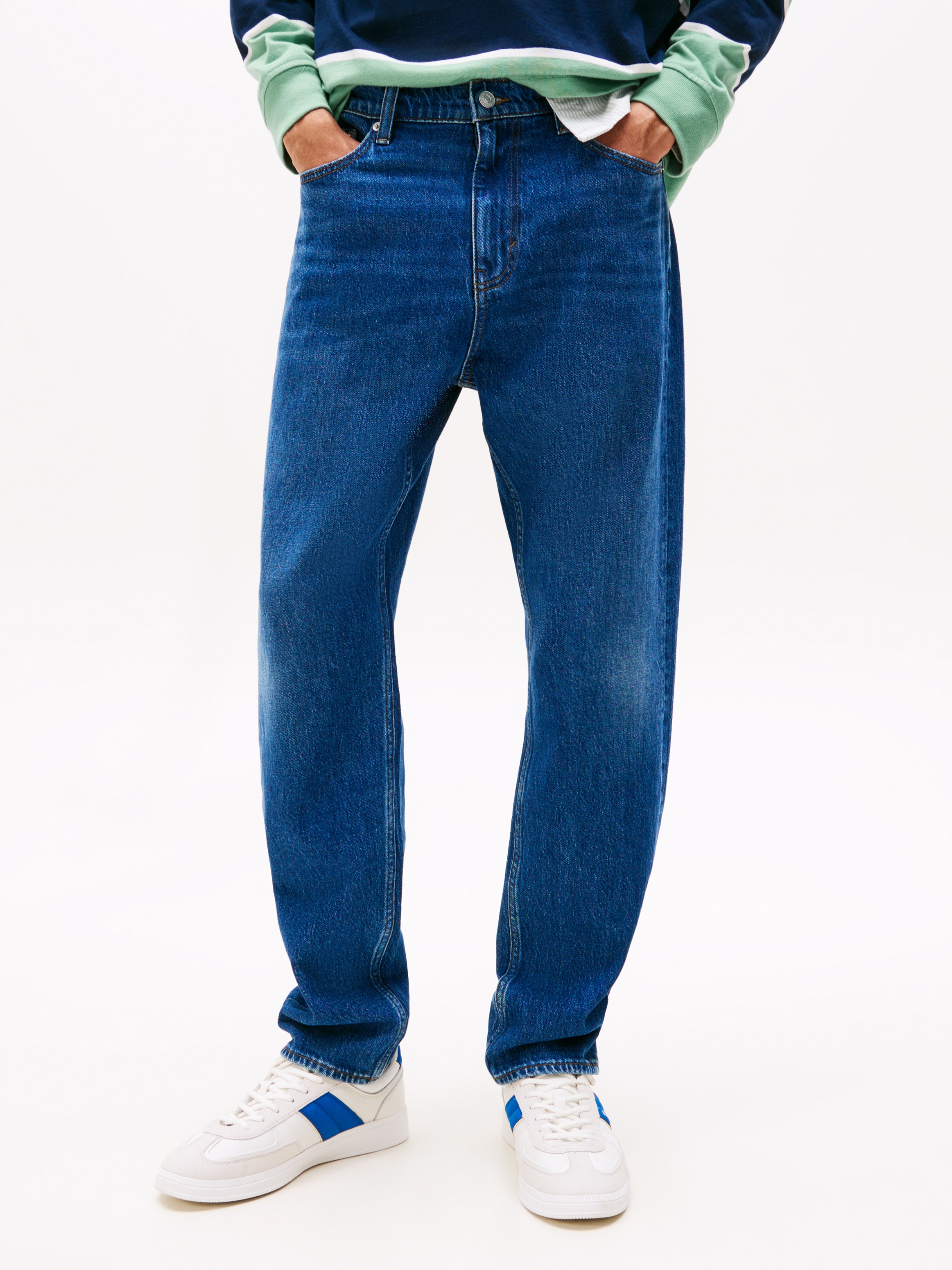 Tommy Jeans Gerade Jeans »Isaac Relaxed Tapered«, Mit Gürtelschlaufen